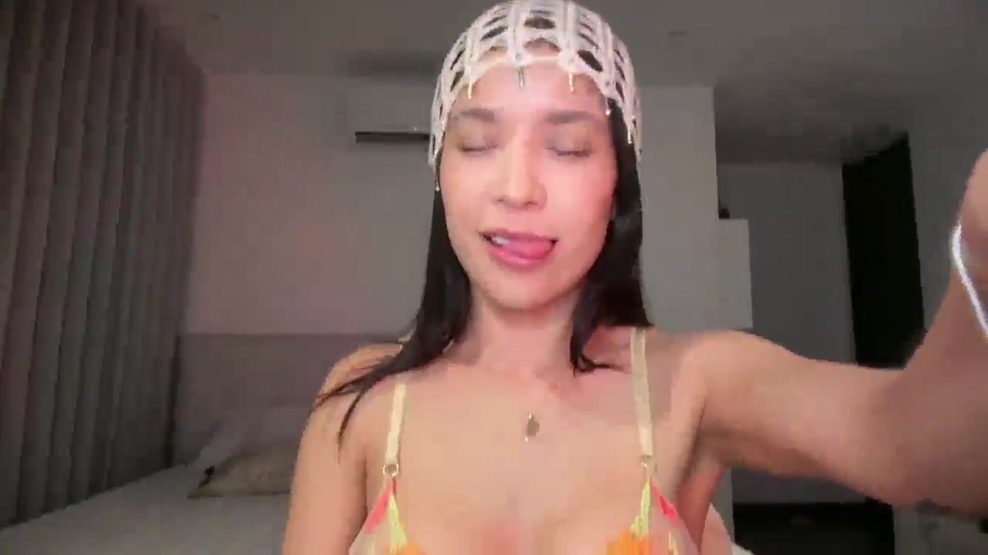 Gallery image thumbnail from Lore_23's myfreecams stream on, 01/24/2026, 08:18 image 4 of 20