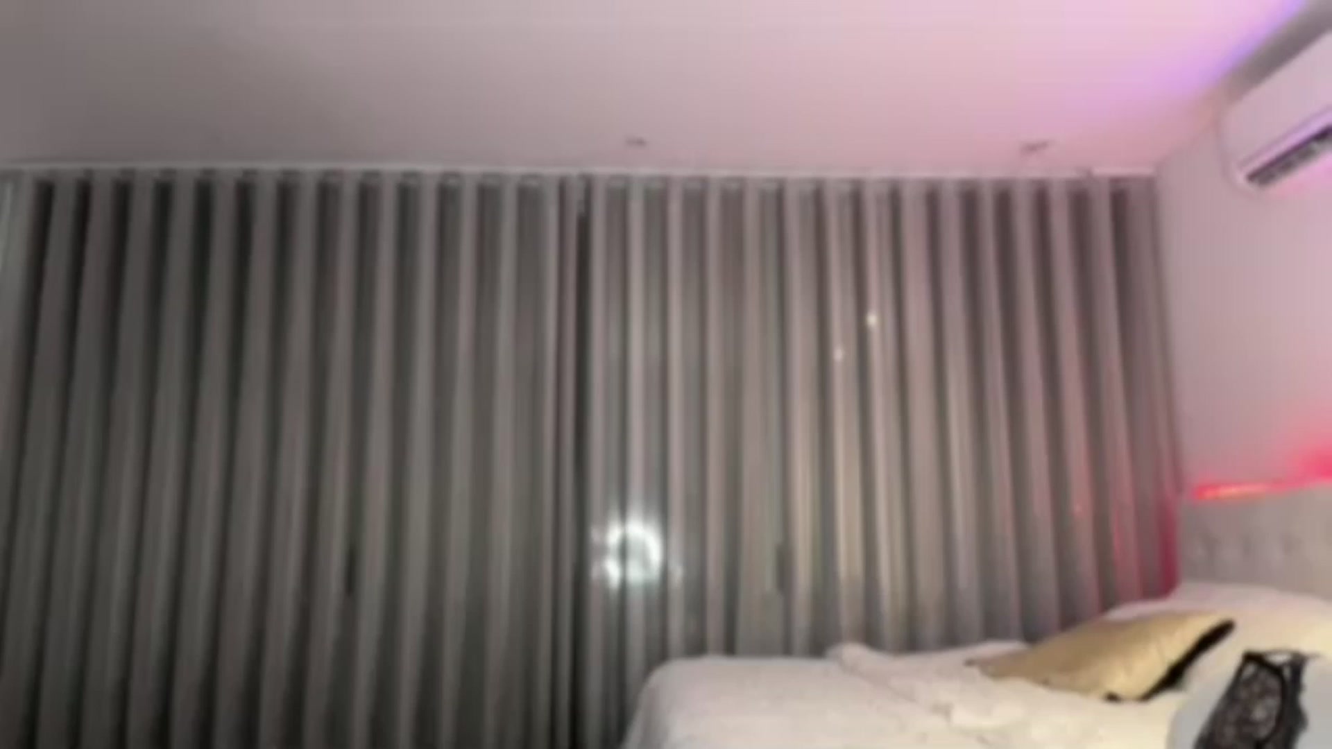 Gallery image thumbnail from Lore_23's myfreecams stream on, 04/29/2026, 01:11 image 14 of 20