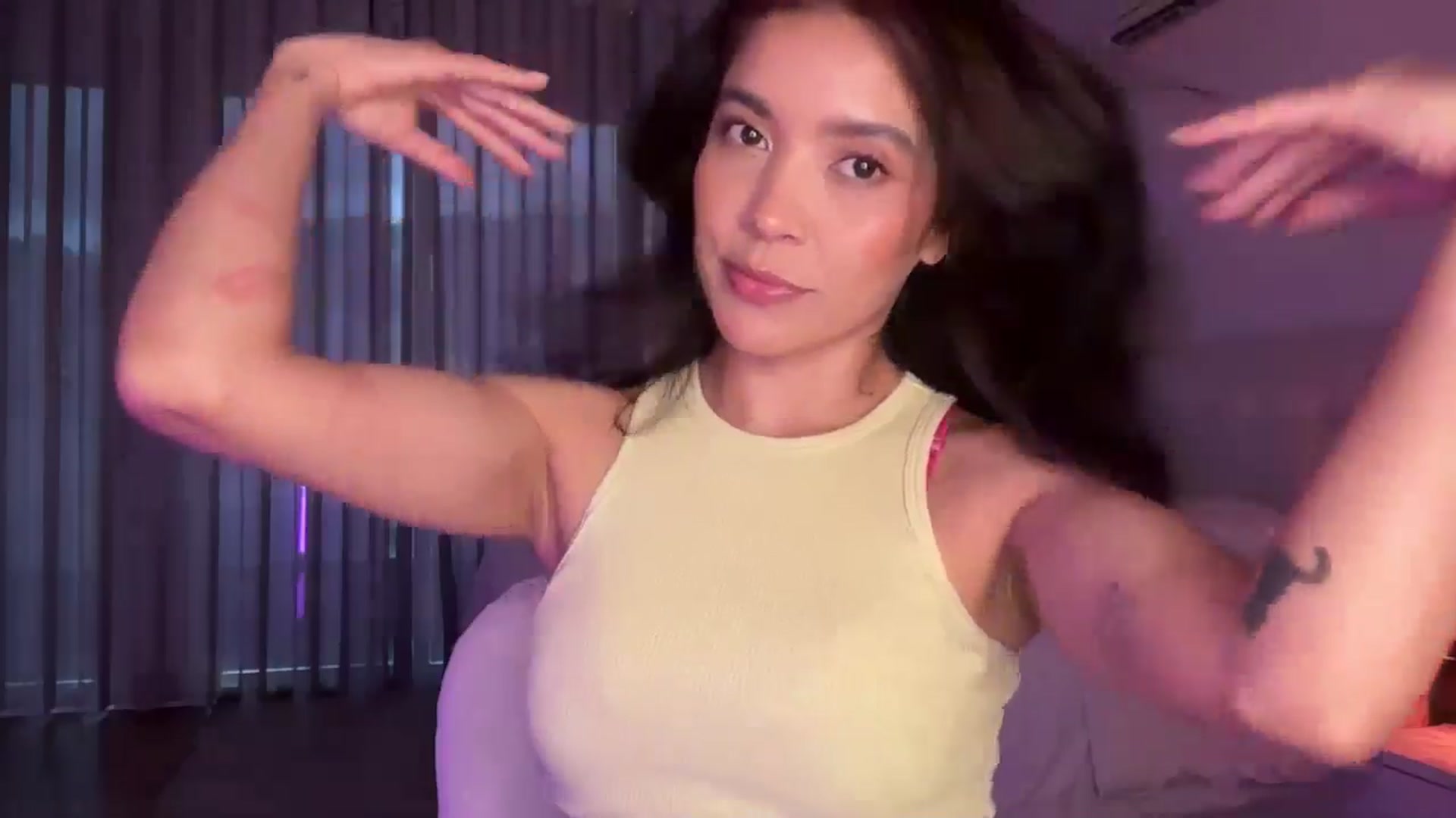 Gallery image thumbnail from Lore_23's myfreecams stream on, 05/04/2026, 21:52 image 2 of 20