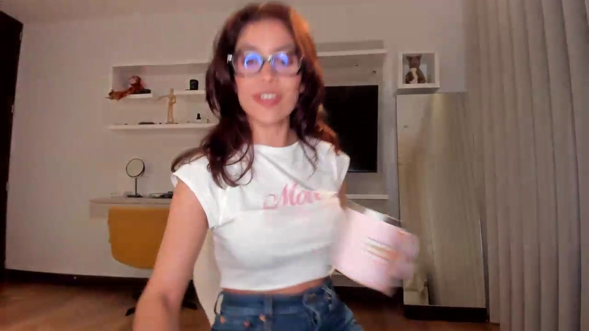 Gallery image thumbnail from Lore_23's myfreecams stream on, 07/01/2026, 06:02 image 4 of 20