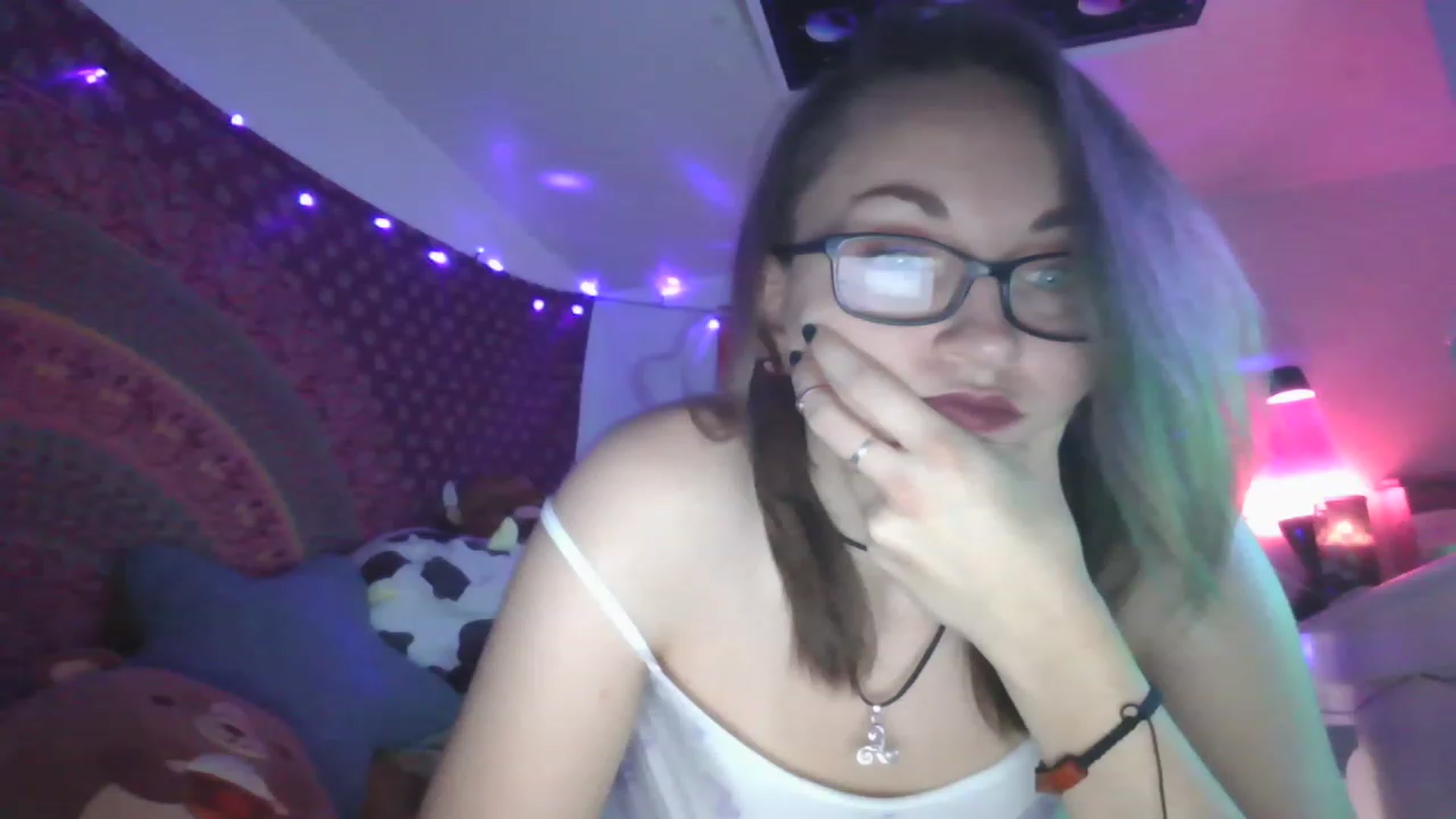 Gallery image thumbnail from Lorelei555's myfreecams stream on, 12/01/2022, 19:29 image 18 of 20