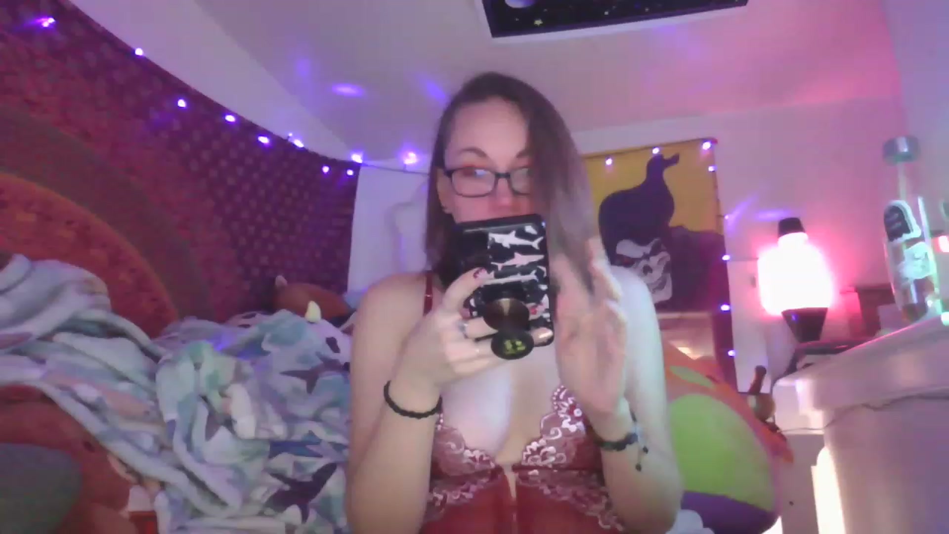 Gallery image thumbnail from Lorelei555's myfreecams stream on, 12/21/2022, 18:06 image 17 of 20