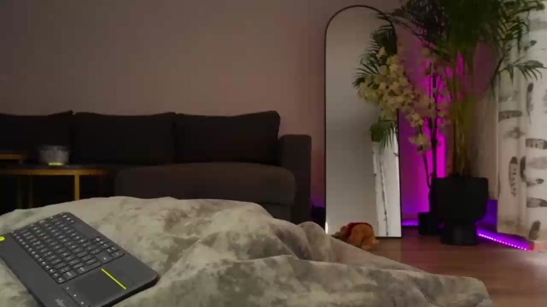 Gallery image thumbnail from LorenAmeliy's myfreecams stream on, 07/22/2026, 08:30 image 17 of 20
