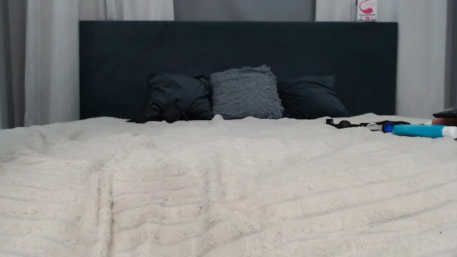 Gallery image thumbnail from Loren_Ray's myfreecams stream on, 11/18/2022, 10:46 image 14 of 20