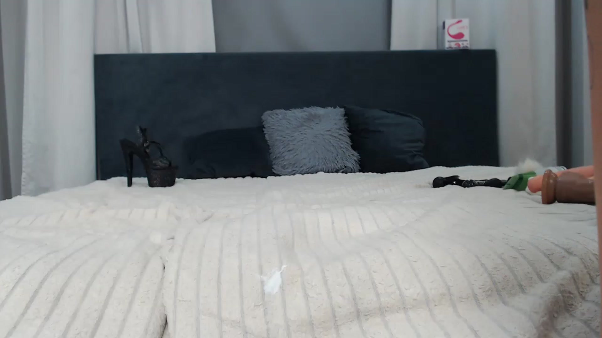 Gallery image thumbnail from Loren_Ray's myfreecams stream on, 11/19/2022, 11:07 image 13 of 20