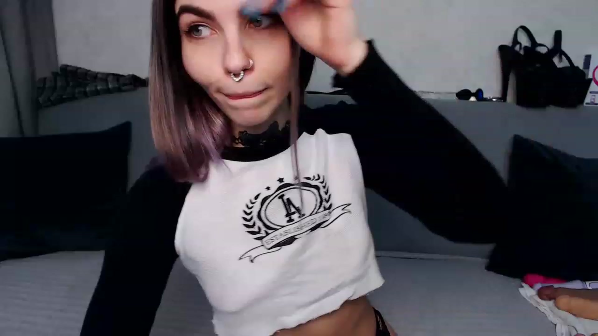 Gallery image thumbnail from Loren_Ray's myfreecams stream on, 02/09/2023, 13:26 image 20 of 20