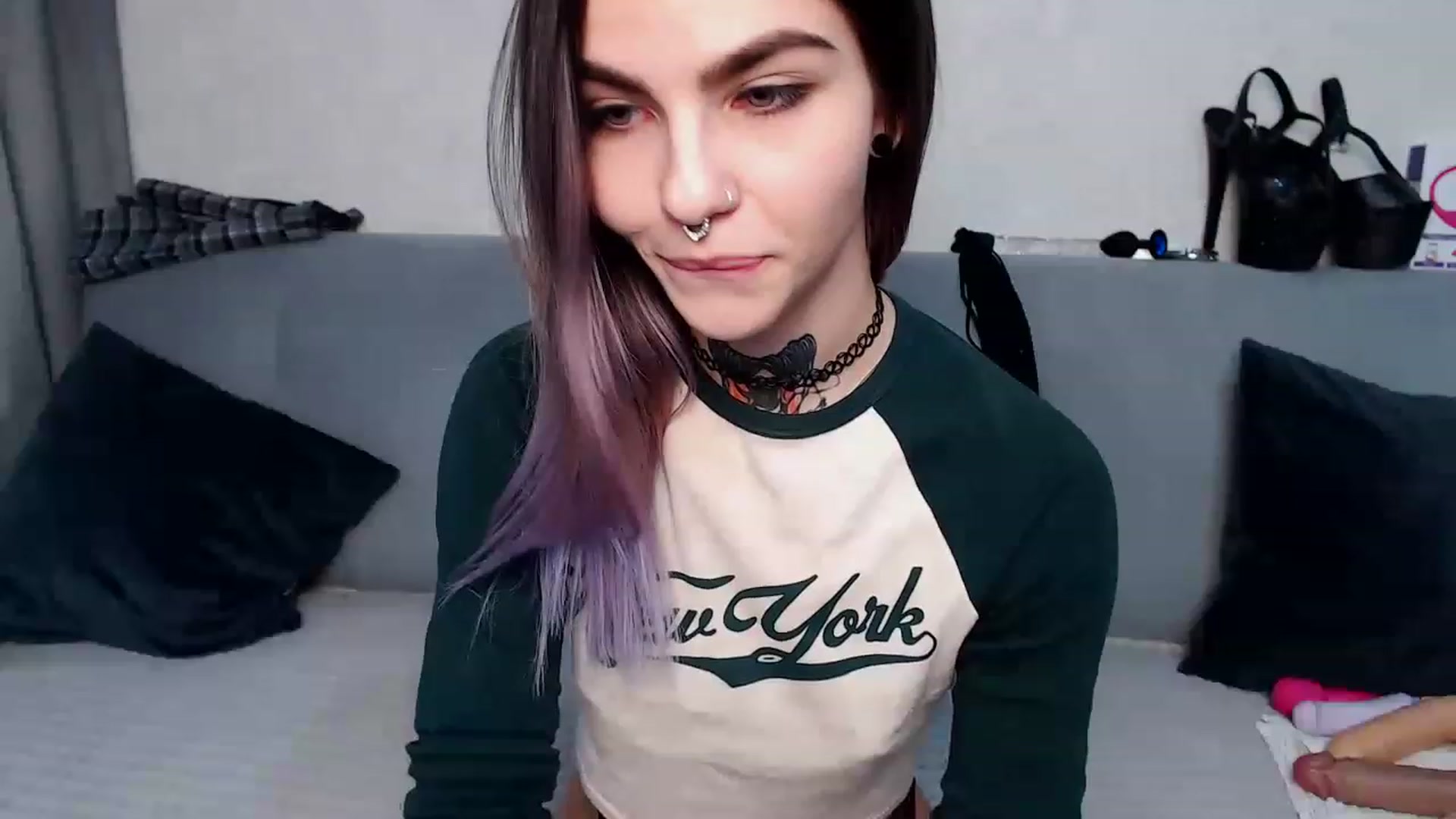 Gallery image thumbnail from Loren_Ray's myfreecams stream on, 02/09/2023, 15:18 image 13 of 20