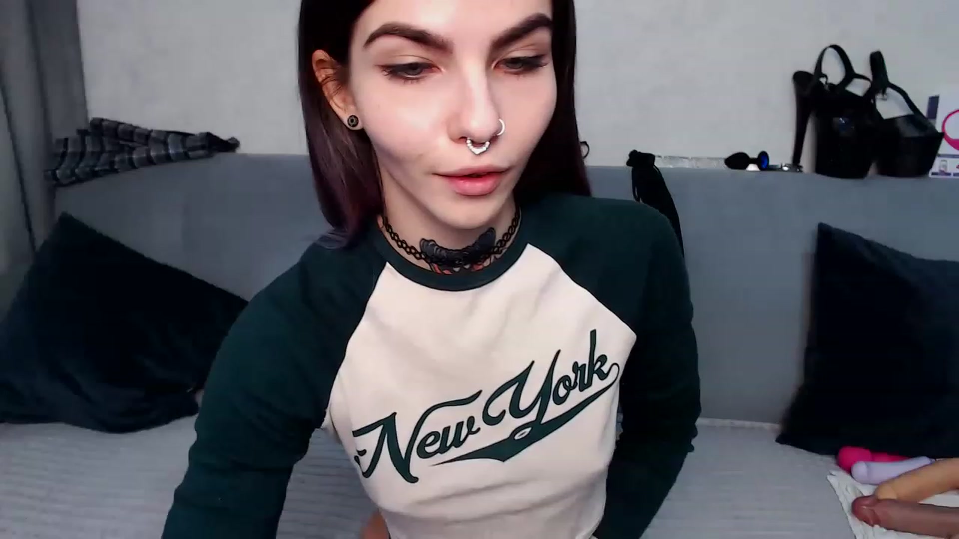 Gallery image thumbnail from Loren_Ray's myfreecams stream on, 02/09/2023, 15:18 image 8 of 20