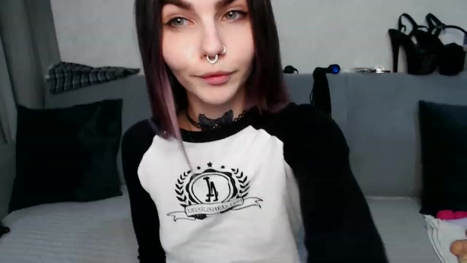 Gallery image thumbnail from Loren_Ray's myfreecams stream on, 02/12/2023, 13:15 image 4 of 20
