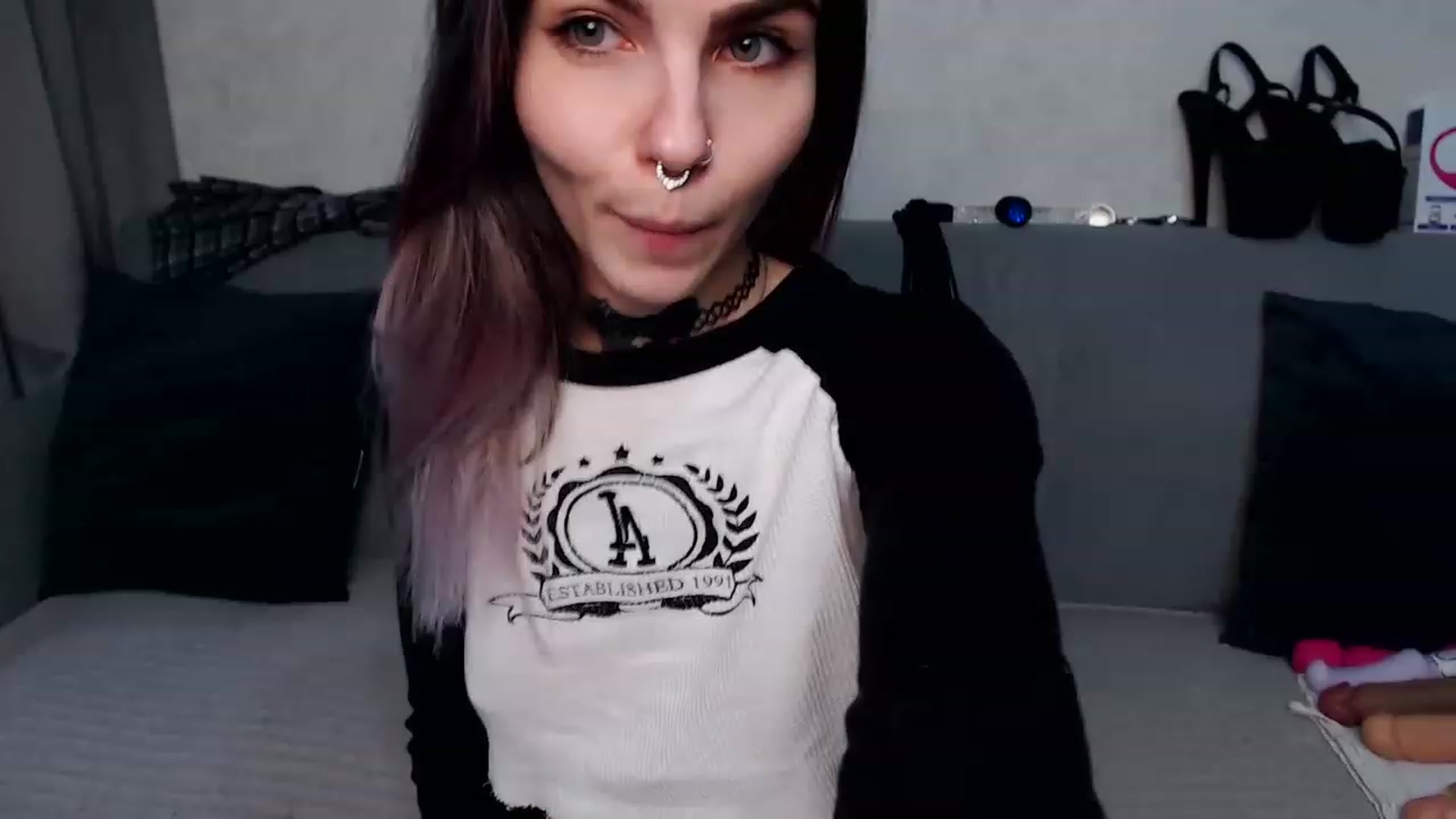 Gallery image thumbnail from Loren_Ray's myfreecams stream on, 02/15/2023, 13:19 image 8 of 20