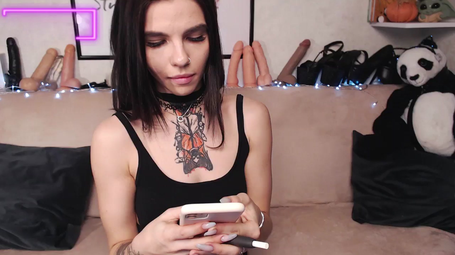 Gallery image thumbnail from Loren_Ray's myfreecams stream on, 12/25/2023, 10:43 image 1 of 20