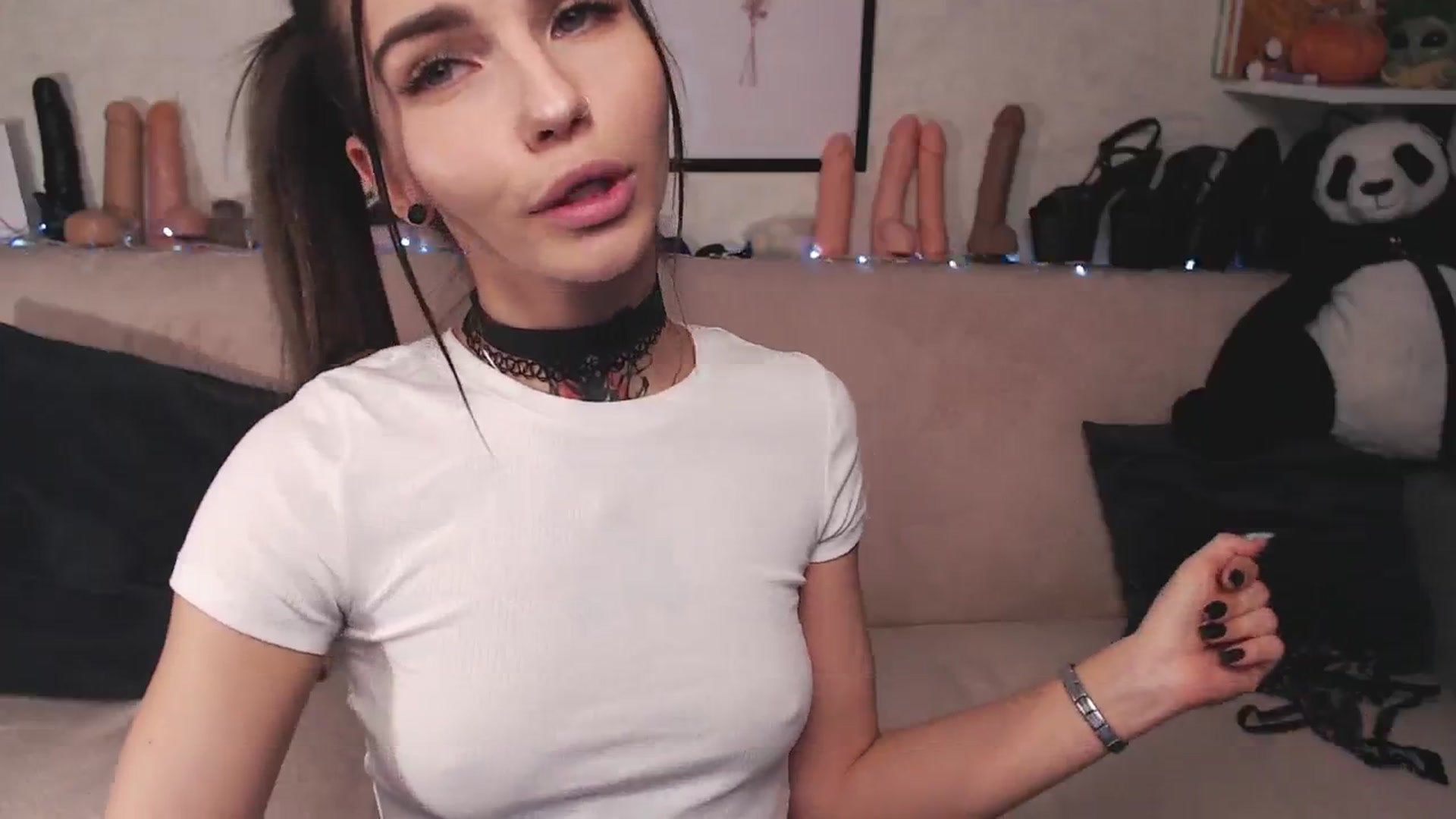 Gallery image thumbnail from Loren_Ray's myfreecams stream on, 01/22/2024, 09:16 image 9 of 20