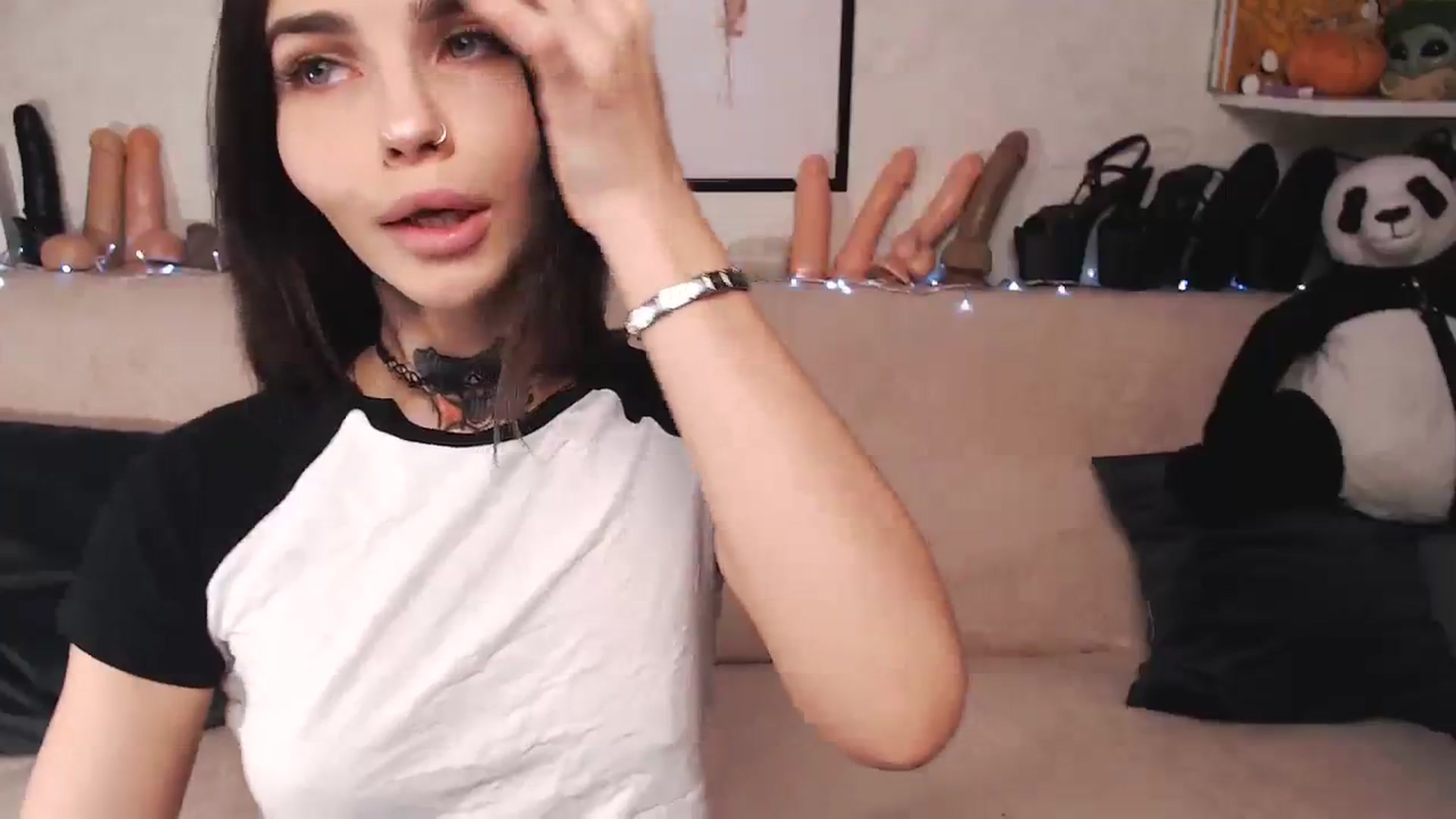 Gallery image thumbnail from Loren_Ray's myfreecams stream on, 01/23/2024, 10:07 image 13 of 20