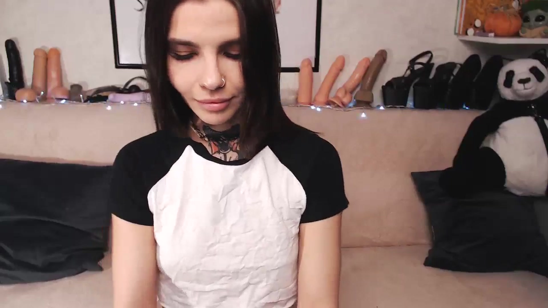 Gallery image thumbnail from Loren_Ray's myfreecams stream on, 01/23/2024, 10:07 image 8 of 20