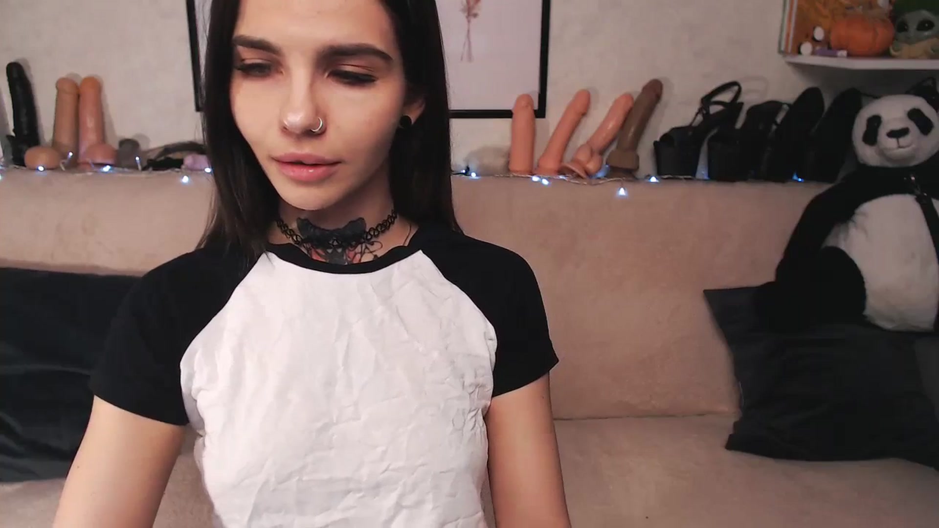 Gallery image thumbnail from Loren_Ray's myfreecams stream on, 01/23/2024, 10:07 image 17 of 20