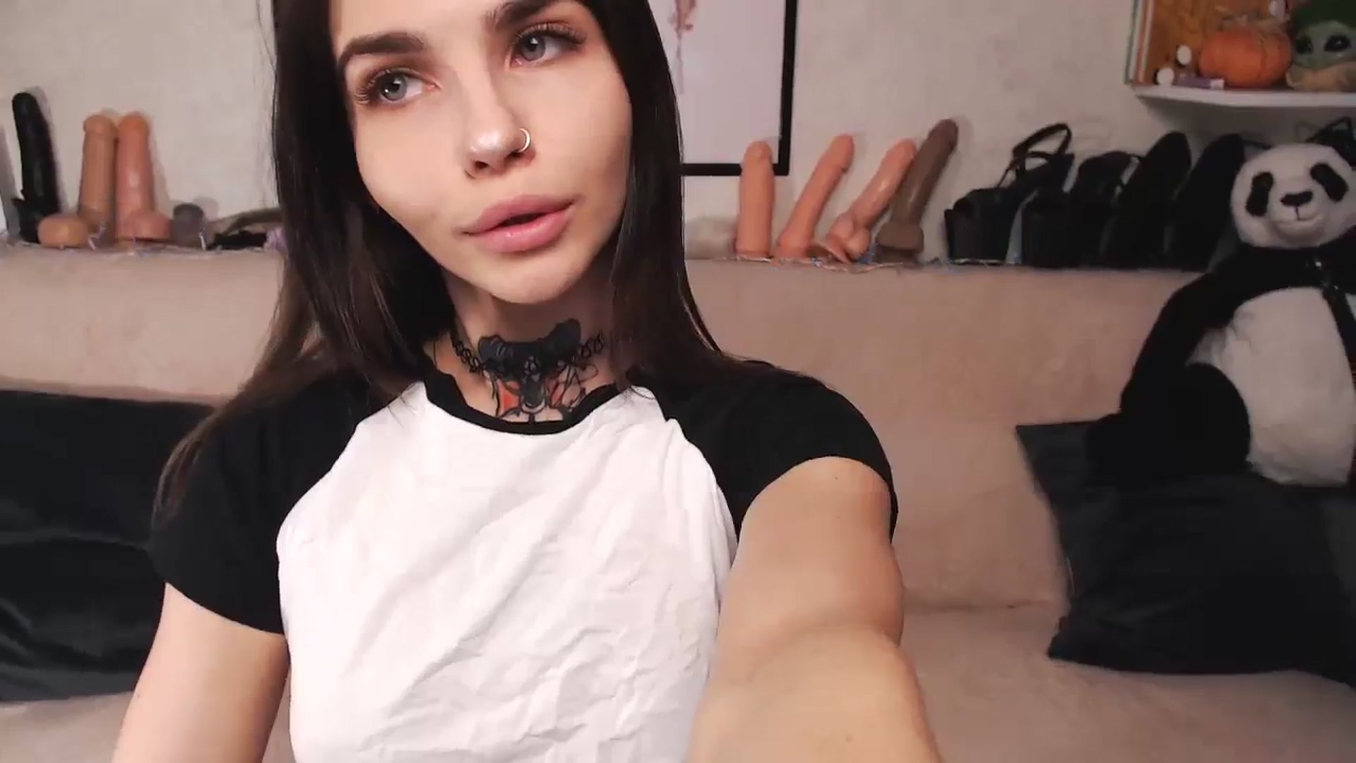Gallery image thumbnail from Loren_Ray's myfreecams stream on, 01/23/2024, 10:07 image 16 of 20