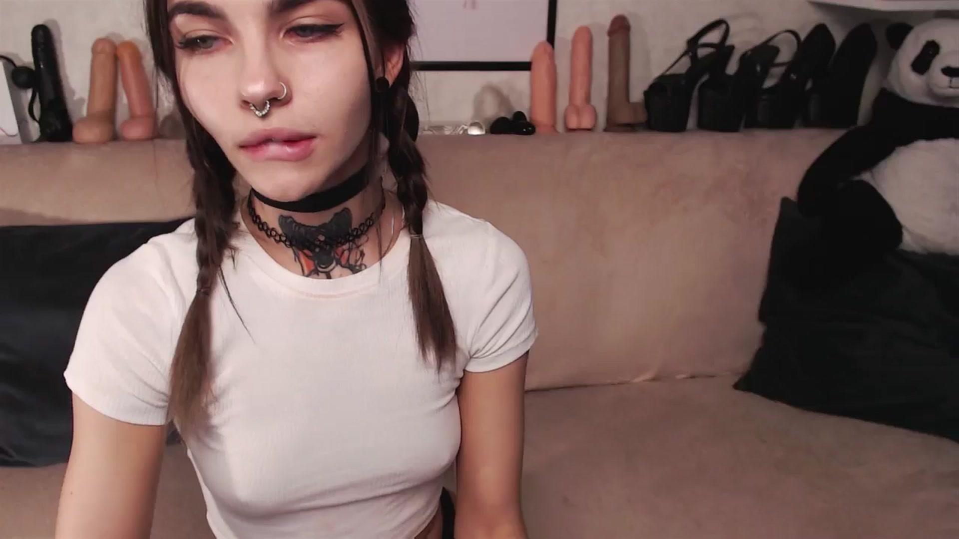Gallery image thumbnail from Loren_Ray's myfreecams stream on, 05/03/2024, 09:03 image 19 of 20