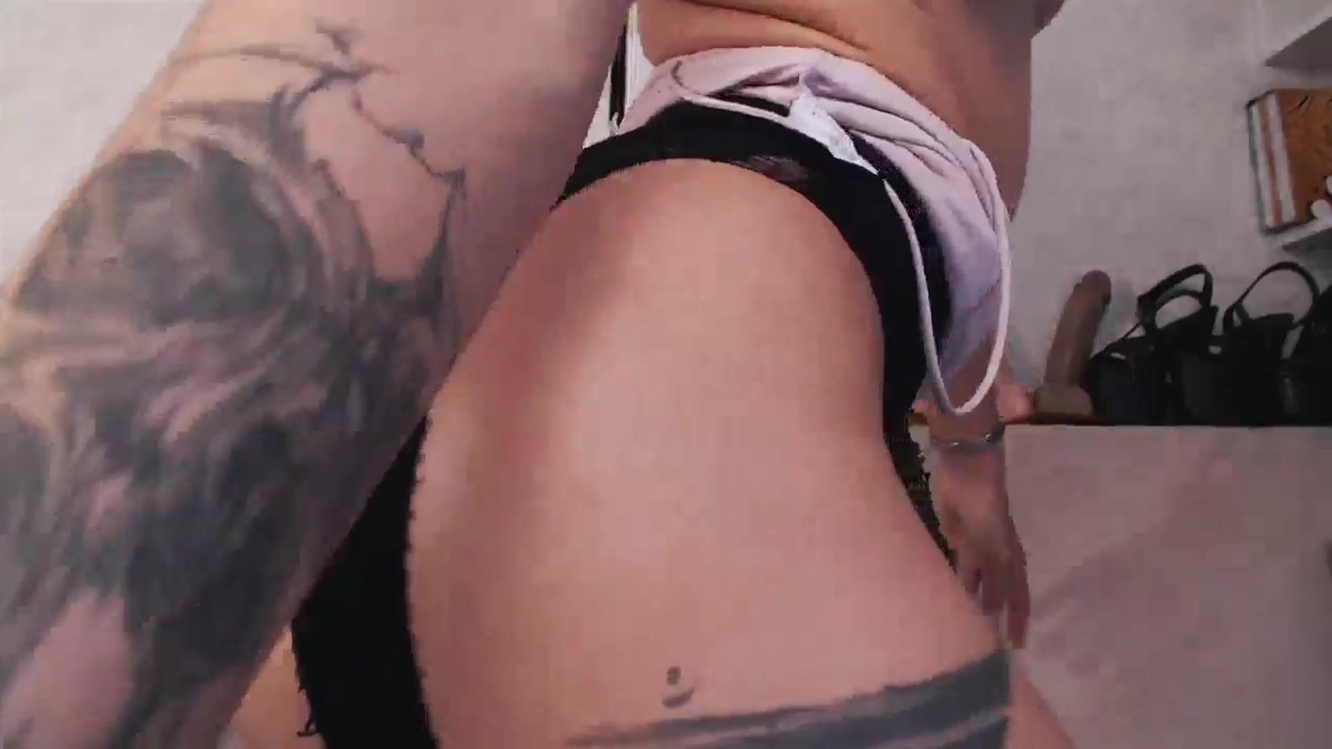 Gallery image thumbnail from Loren_Ray's myfreecams stream on, 07/11/2024, 11:36 image 13 of 20