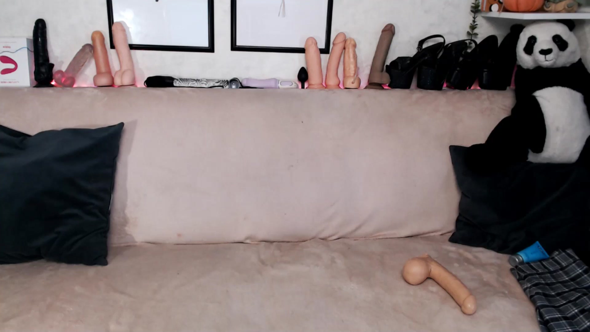 Gallery image thumbnail from Loren_Ray's myfreecams stream on, 07/03/2025, 11:00 image 19 of 20