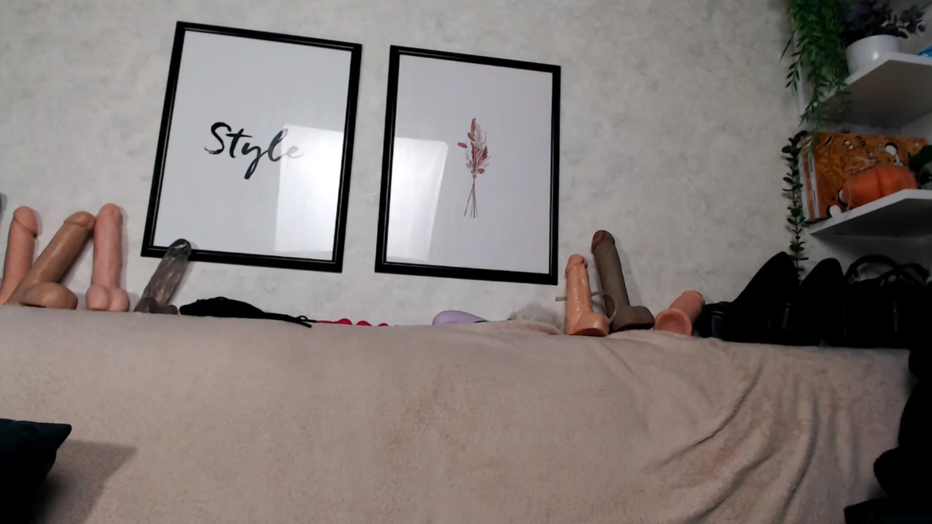 Gallery image thumbnail from Loren_Ray's myfreecams stream on, 08/25/2025, 01:34 image 2 of 20