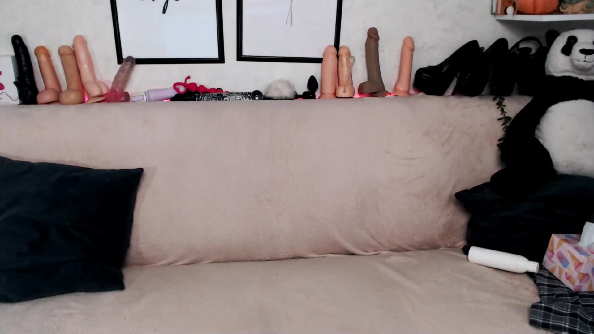 Gallery image thumbnail from Loren_Ray's myfreecams stream on, 08/30/2025, 12:12 image 4 of 20