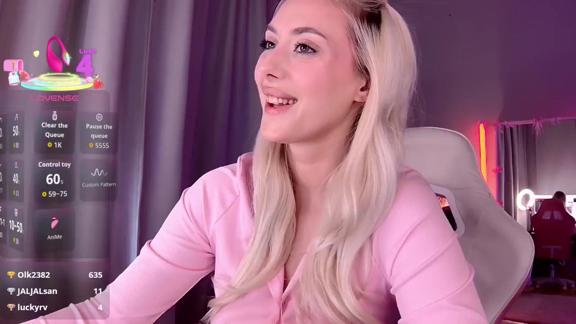 Gallery image thumbnail from Loren_Wood's myfreecams stream on, 04/19/2026, 17:06 image 4 of 20