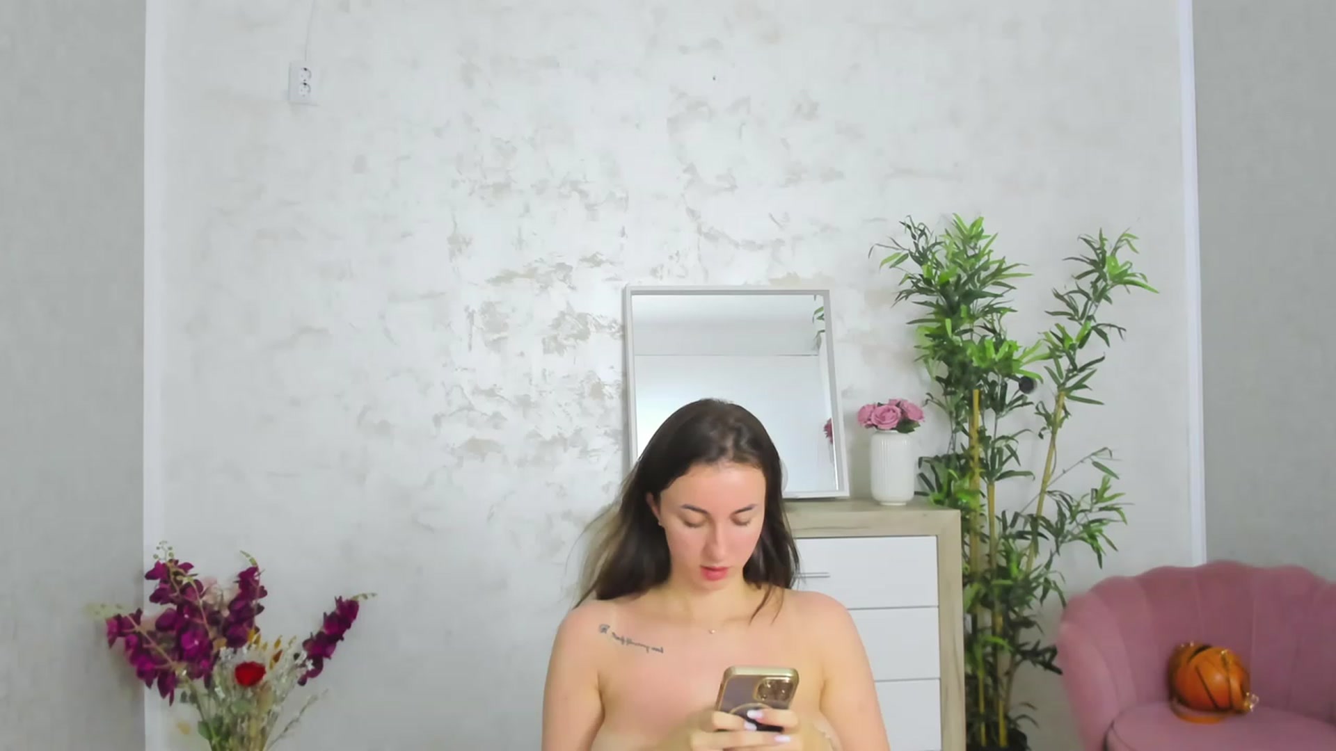 Gallery image thumbnail from LorennAmeliy's myfreecams stream on, 07/18/2023, 22:15 image 16 of 20