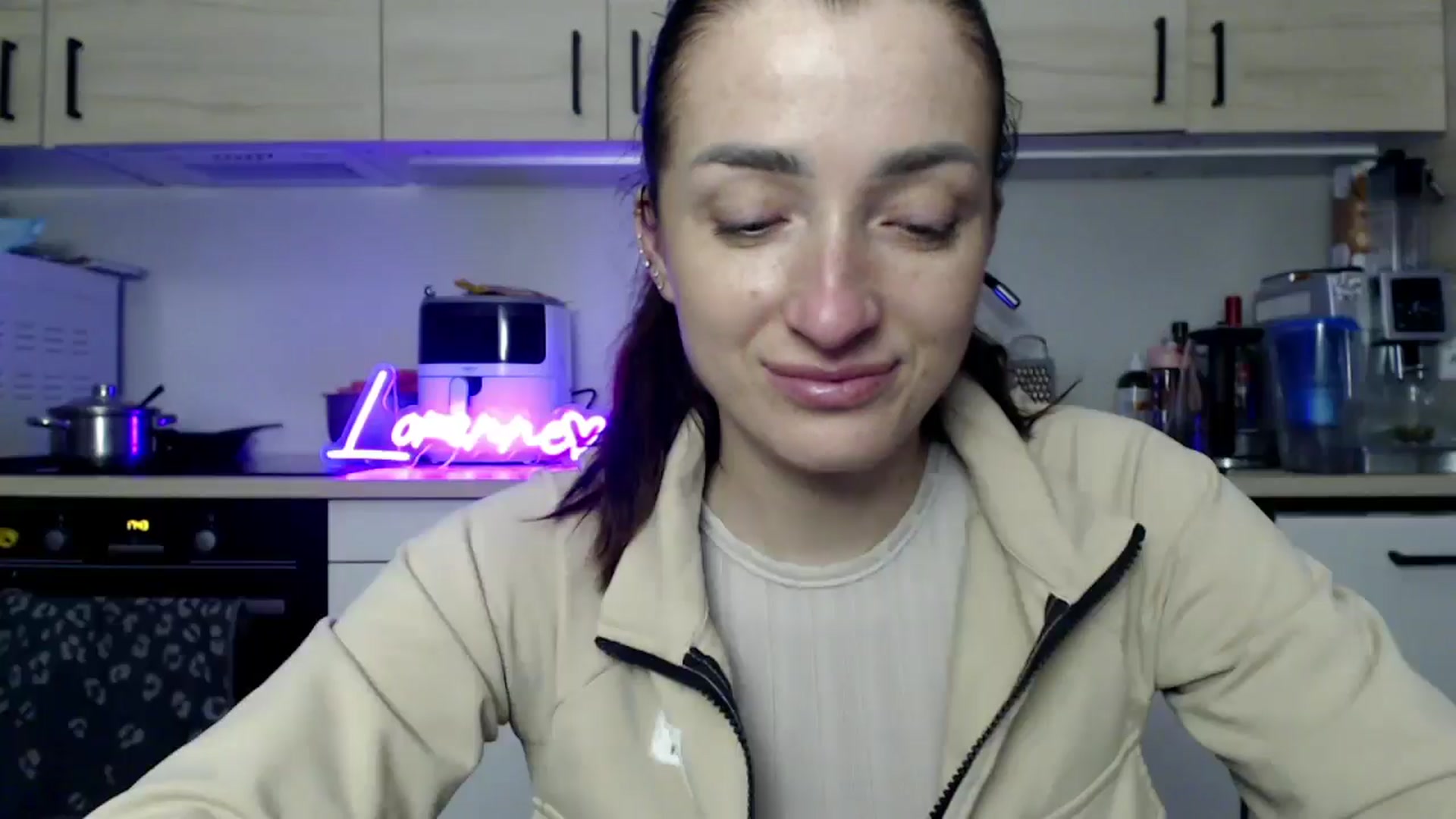 Gallery image thumbnail from LorenneGold's myfreecams stream on, 11/07/2025, 17:30 image 5 of 20