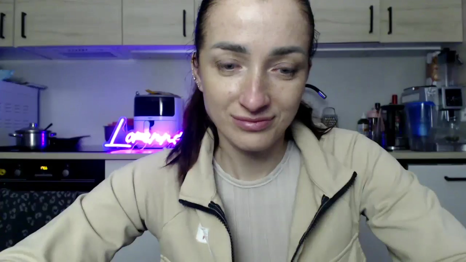 Gallery image thumbnail from LorenneGold's myfreecams stream on, 11/07/2025, 17:30 image 7 of 20