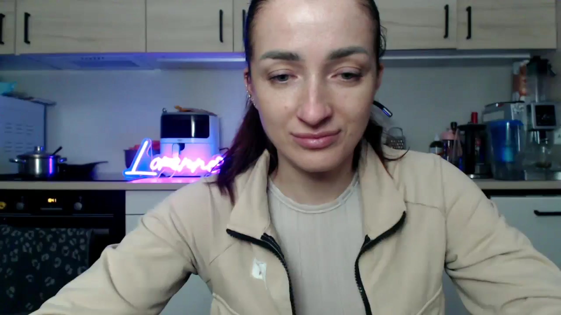 Gallery image thumbnail from LorenneGold's myfreecams stream on, 11/07/2025, 17:30 image 14 of 20