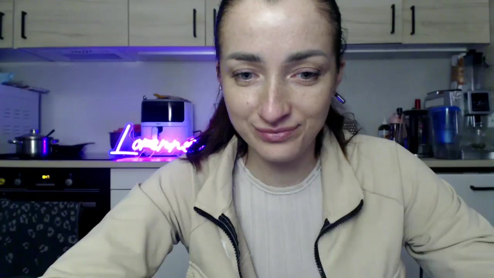Gallery image thumbnail from LorenneGold's myfreecams stream on, 11/07/2025, 17:30 image 15 of 20