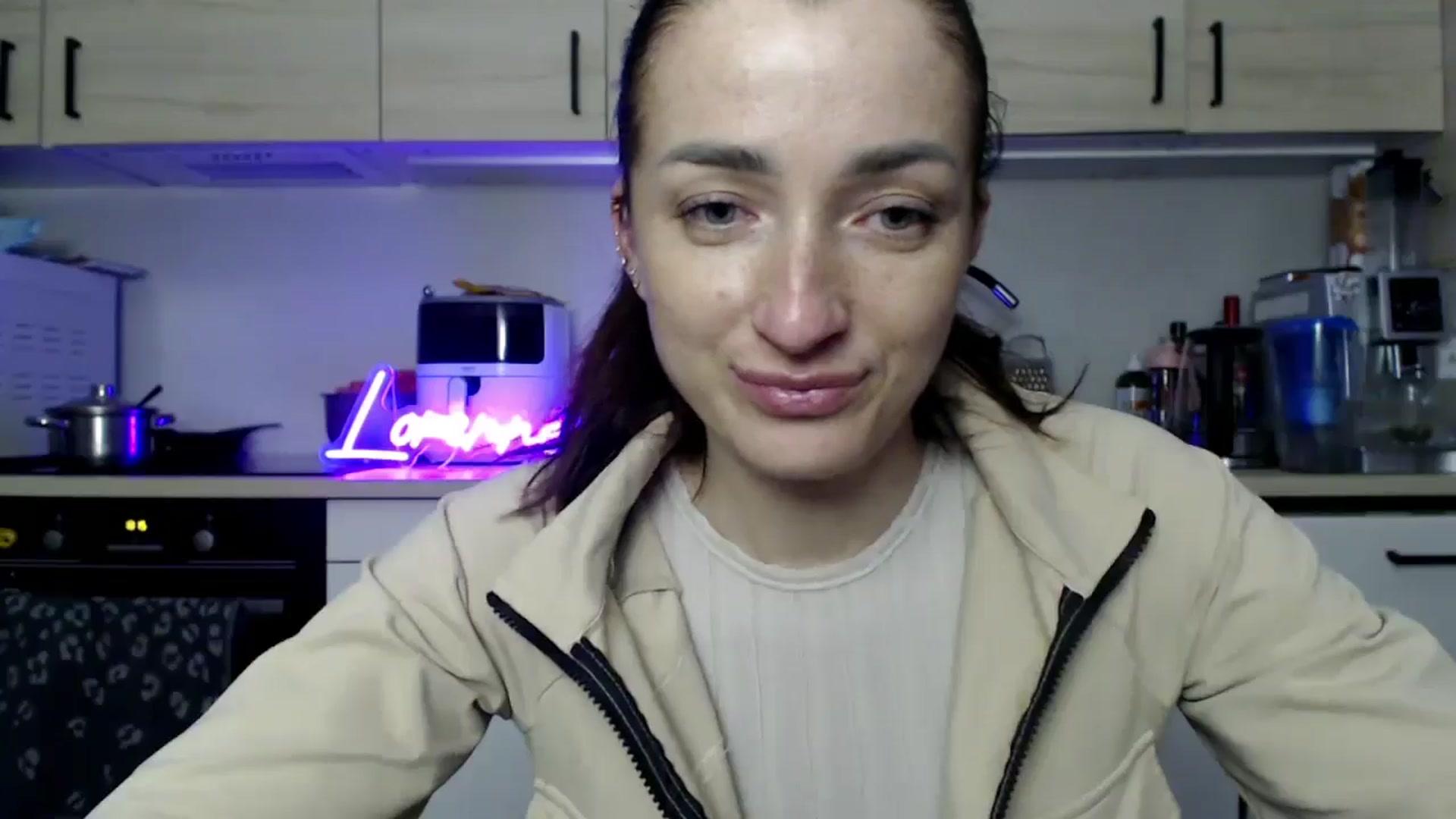 Gallery image thumbnail from LorenneGold's myfreecams stream on, 11/07/2025, 17:30 image 10 of 20