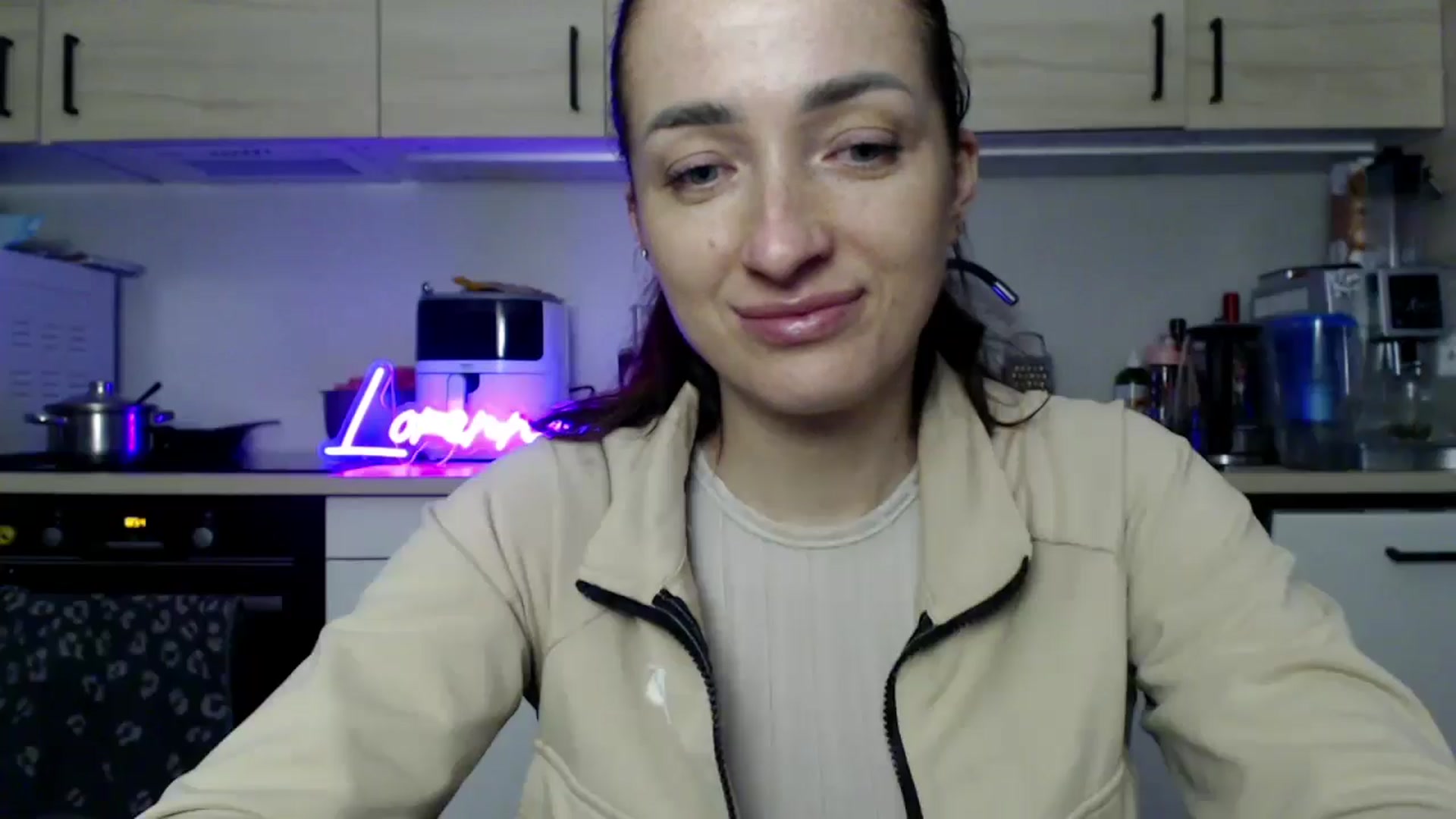 Gallery image thumbnail from LorenneGold's myfreecams stream on, 11/07/2025, 17:30 image 16 of 20