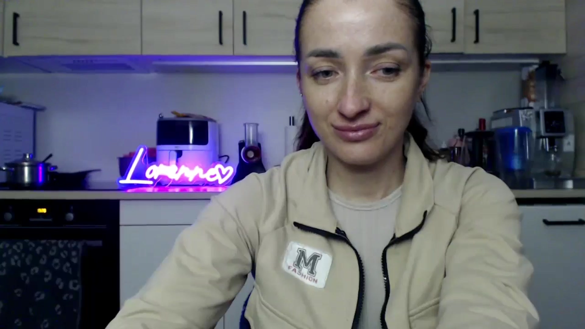 Gallery image thumbnail from LorenneGold's myfreecams stream on, 11/07/2025, 17:30 image 20 of 20