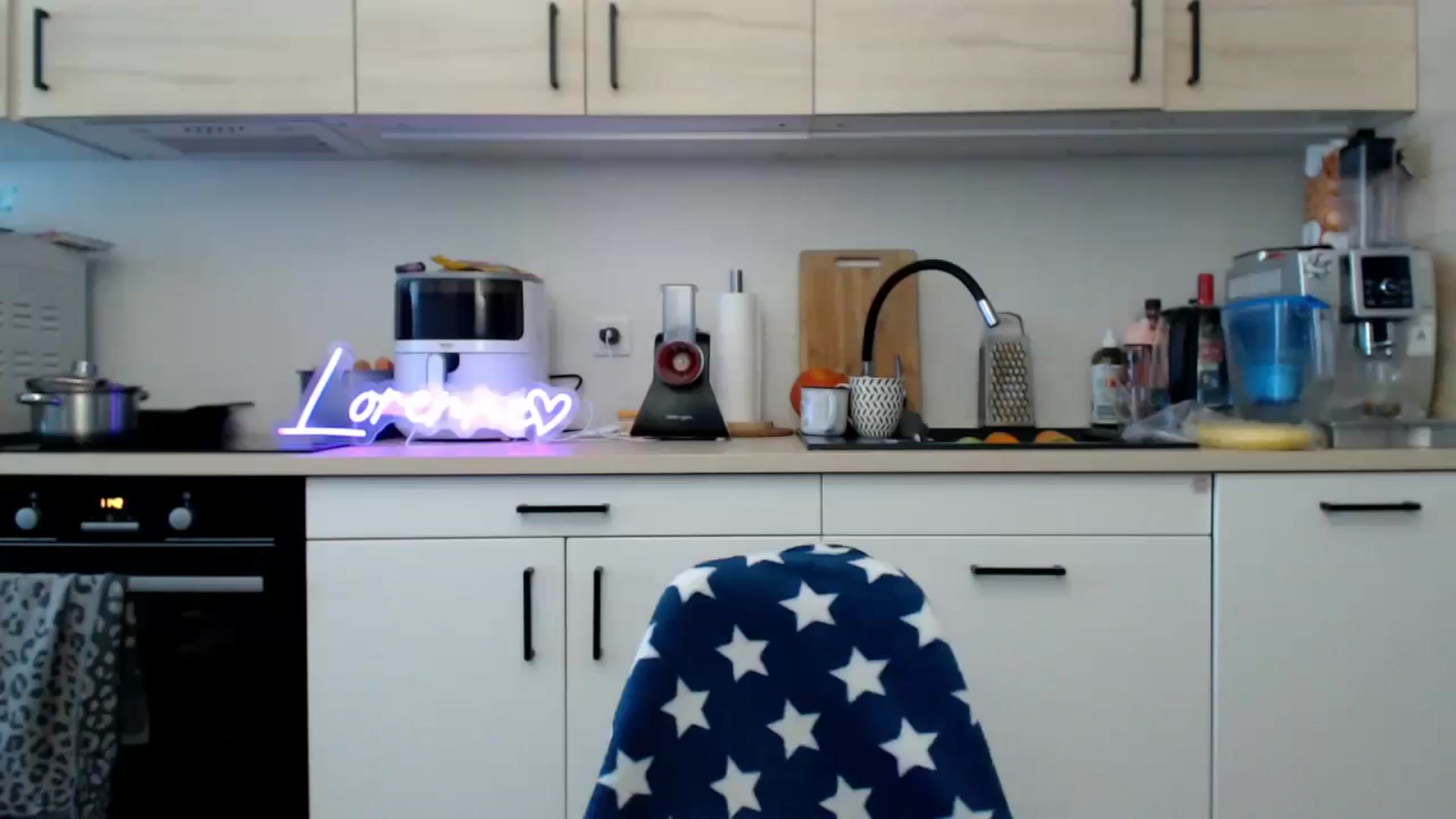 Gallery image thumbnail from LorenneGold's myfreecams stream on, 11/08/2025, 09:59 image 15 of 20