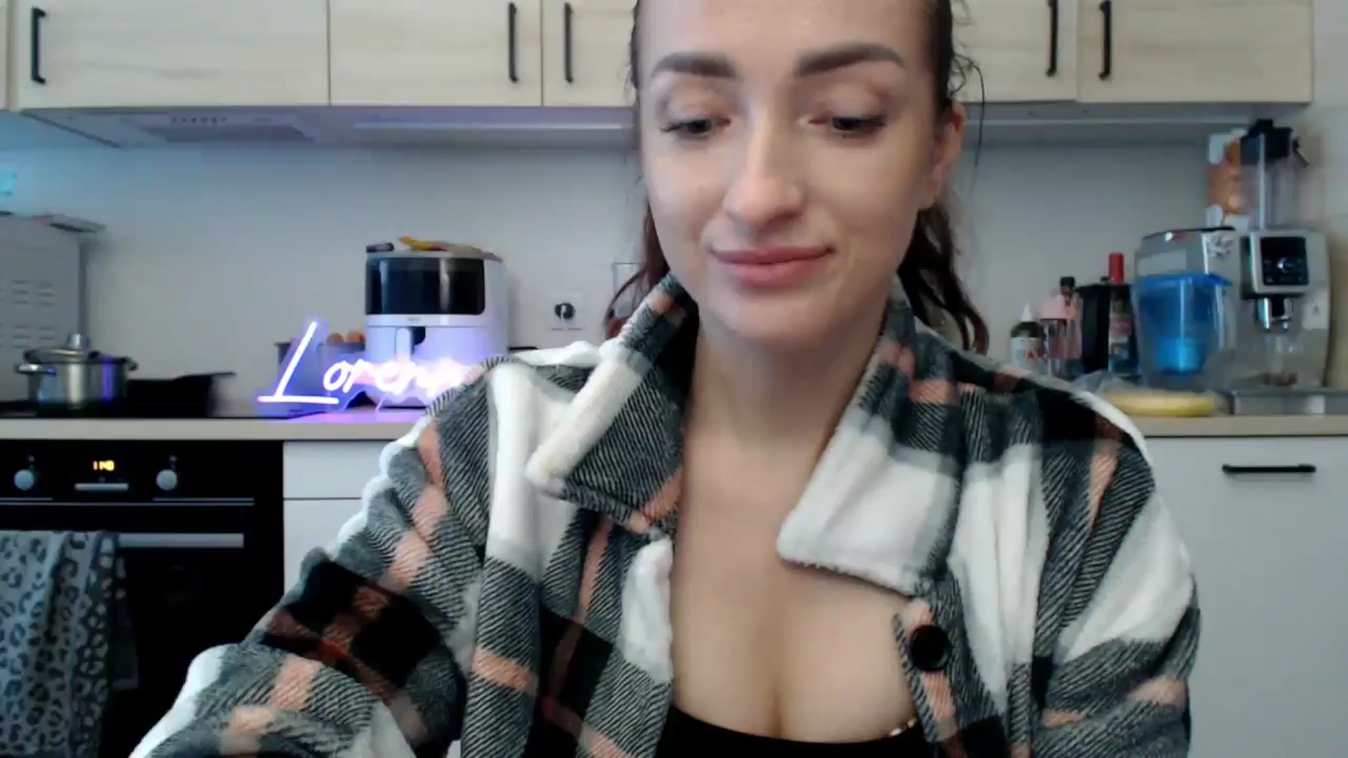 Gallery image thumbnail from LorenneGold's myfreecams stream on, 11/08/2025, 09:59 image 14 of 20