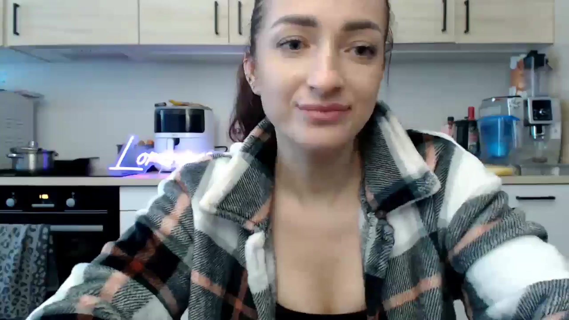 Gallery image thumbnail from LorenneGold's myfreecams stream on, 11/08/2025, 09:59 image 8 of 20
