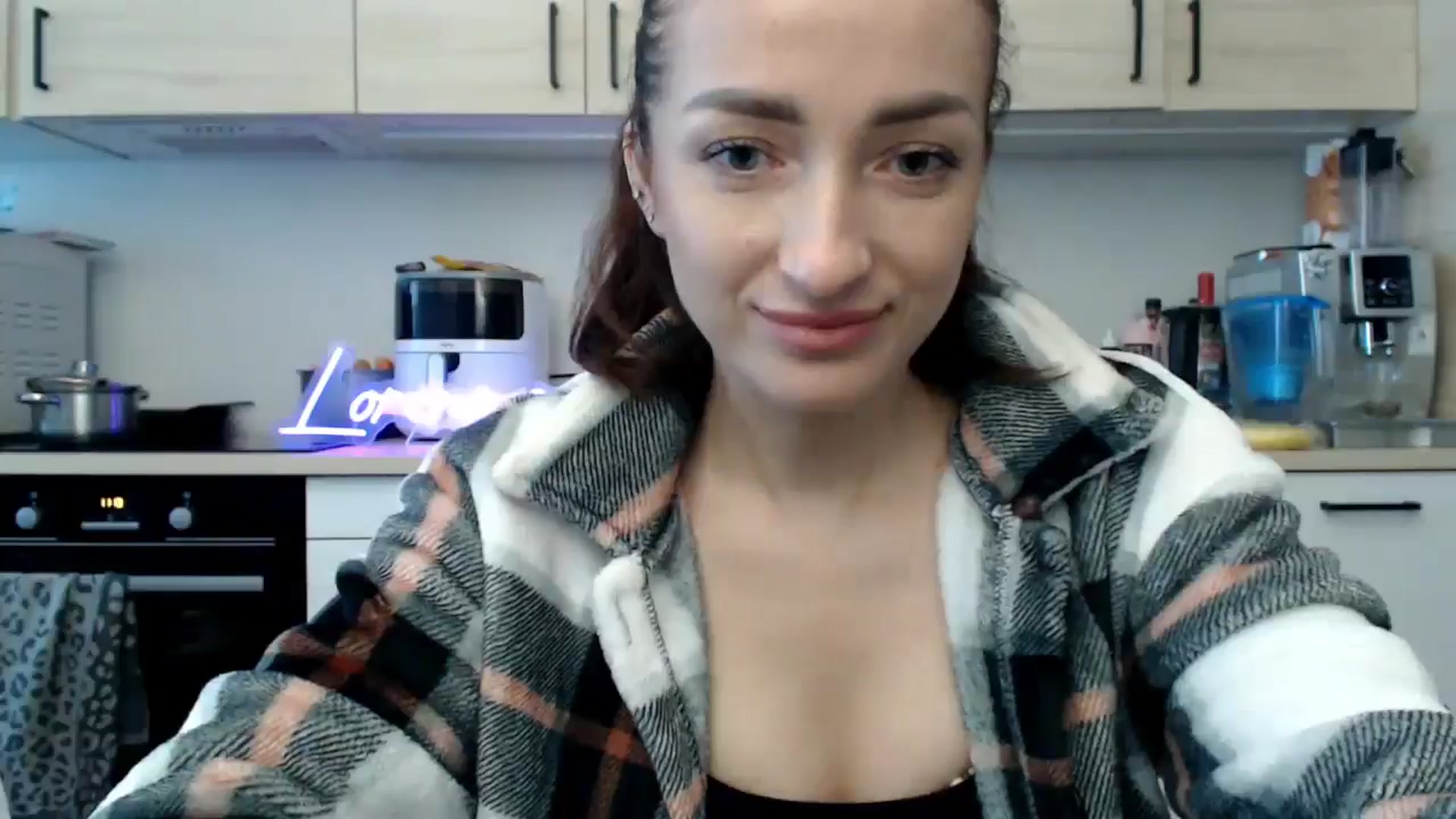 Gallery image thumbnail from LorenneGold's myfreecams stream on, 11/08/2025, 09:59 image 2 of 20