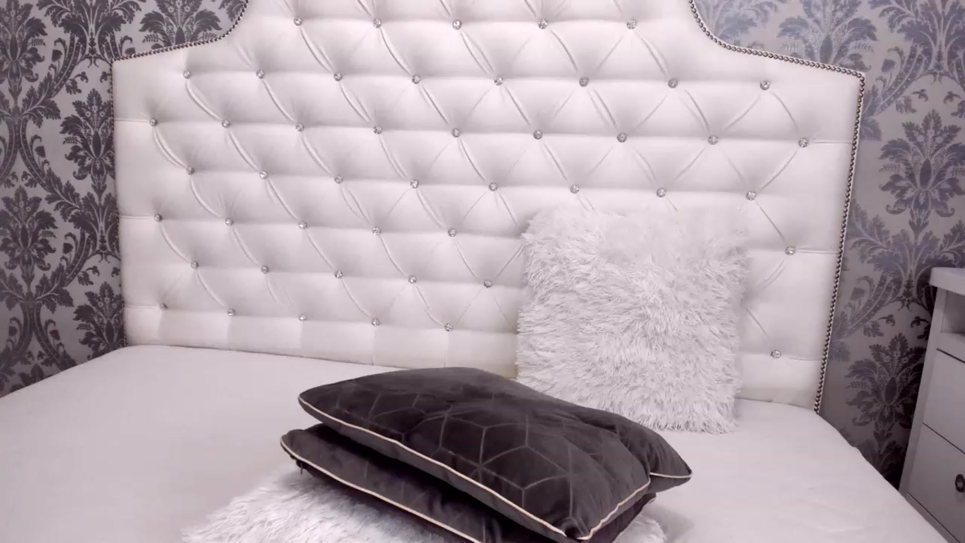 Gallery image thumbnail from Lorett20's myfreecams stream on, 03/03/2023, 09:18 image 6 of 20