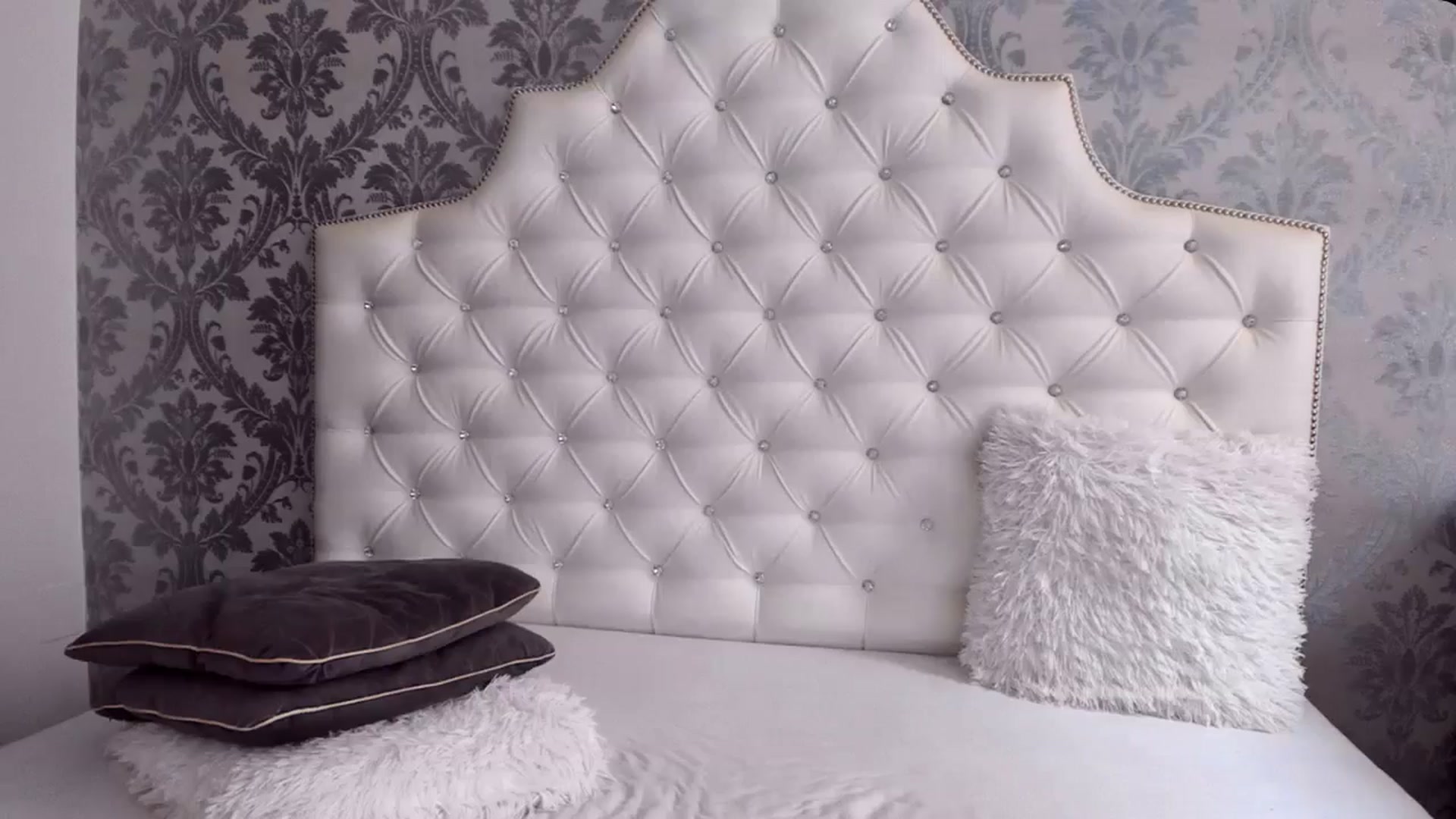 Gallery image thumbnail from Lorett20's myfreecams stream on, 06/04/2024, 08:21 image 19 of 20