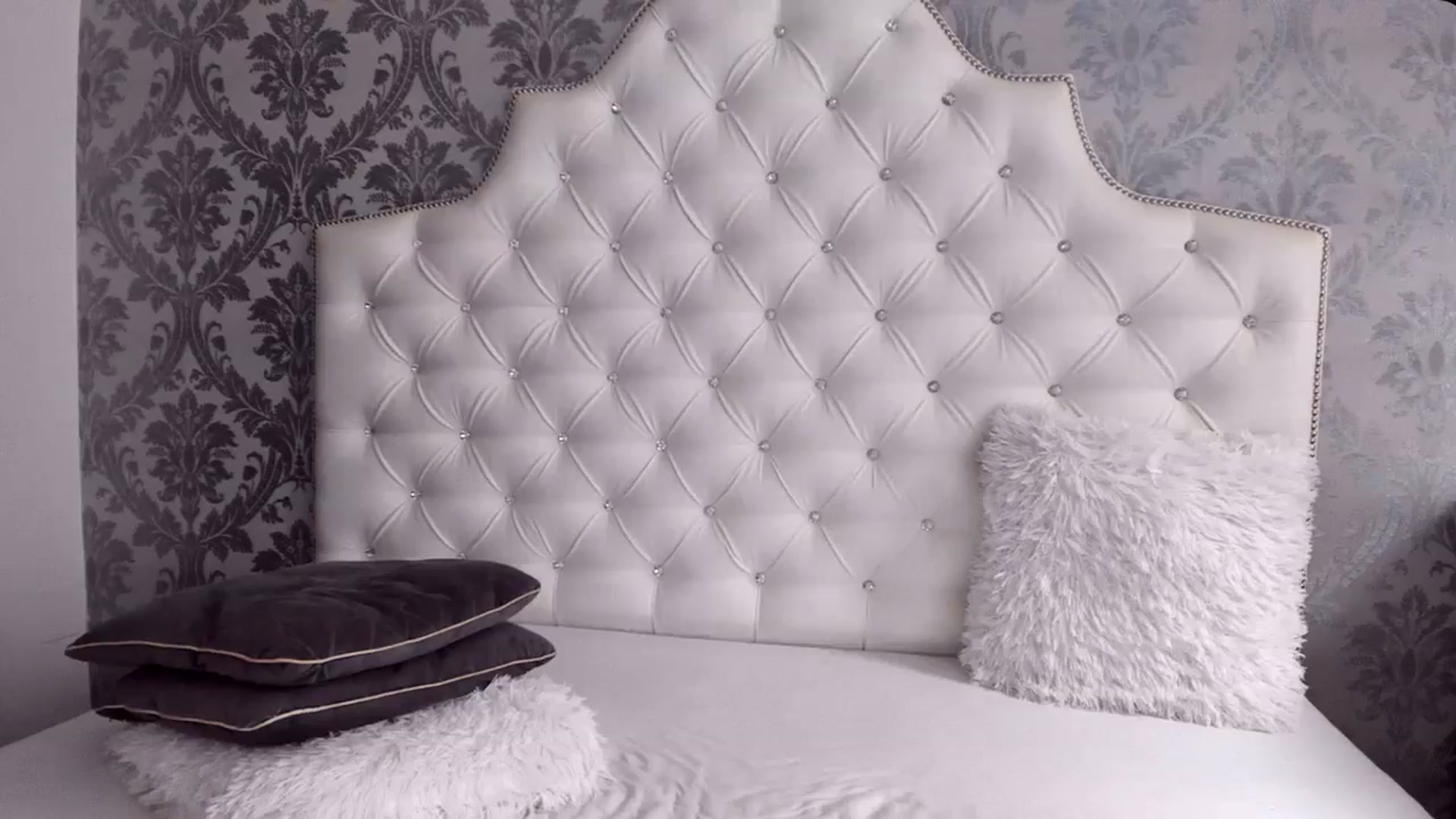 Gallery image thumbnail from Lorett20's myfreecams stream on, 06/04/2024, 08:21 image 7 of 20