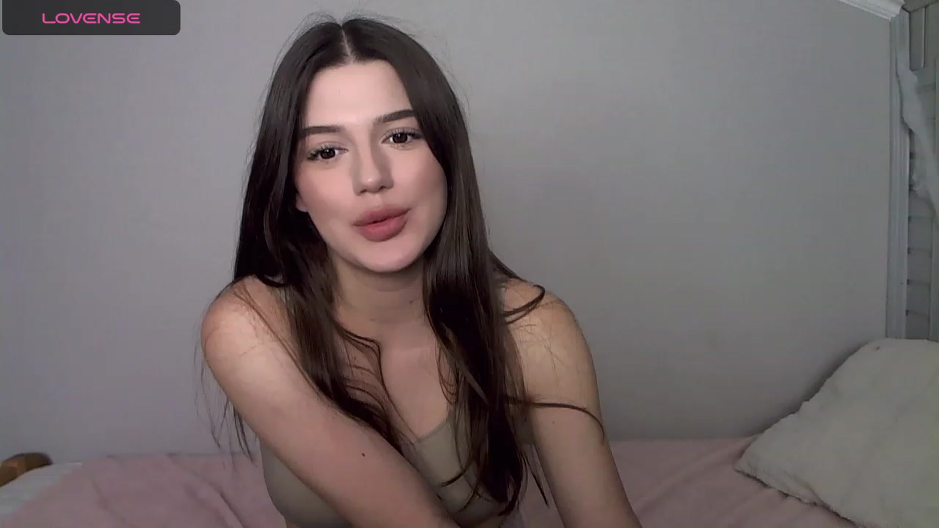 Gallery image thumbnail from LorettaMiller's myfreecams stream on, 11/06/2023, 17:02 image 11 of 20
