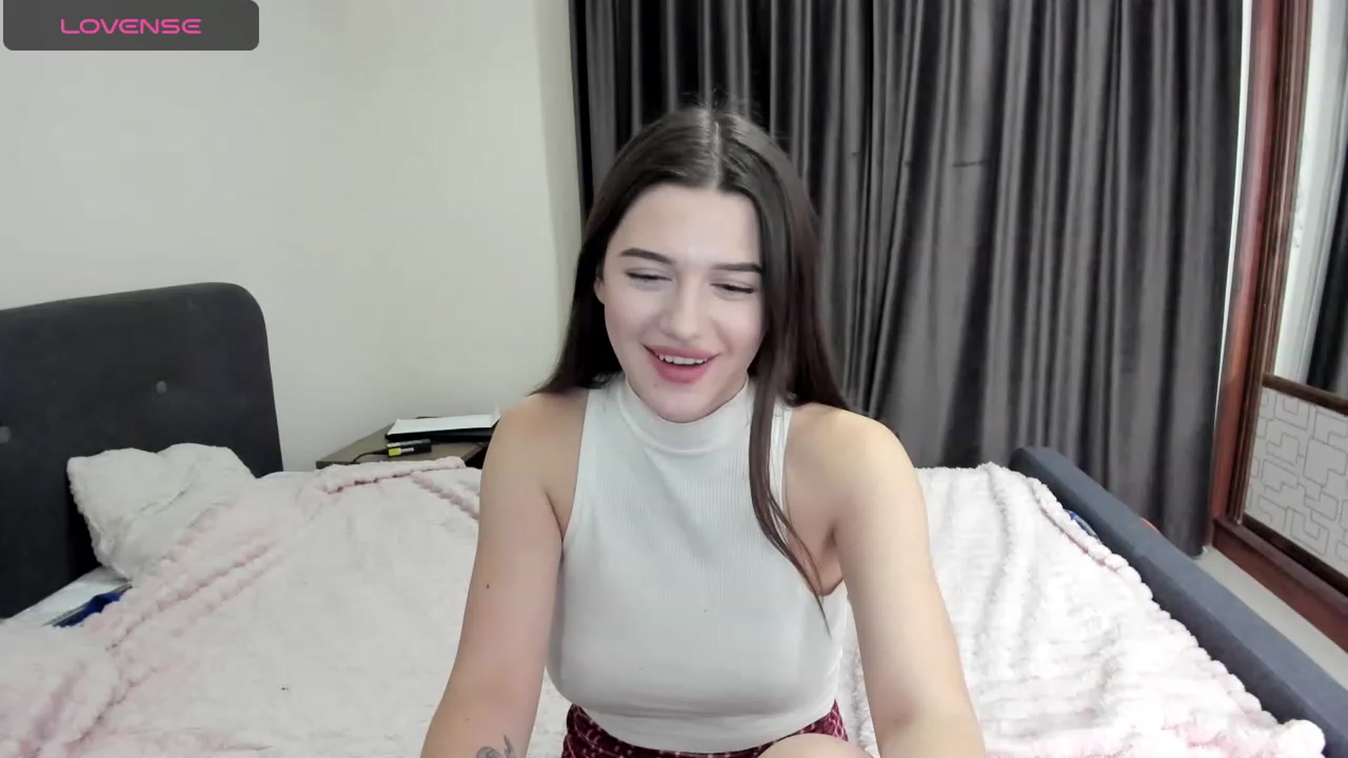 Gallery image thumbnail from LorettaMiller's myfreecams stream on, 11/10/2023, 17:06 image 16 of 20