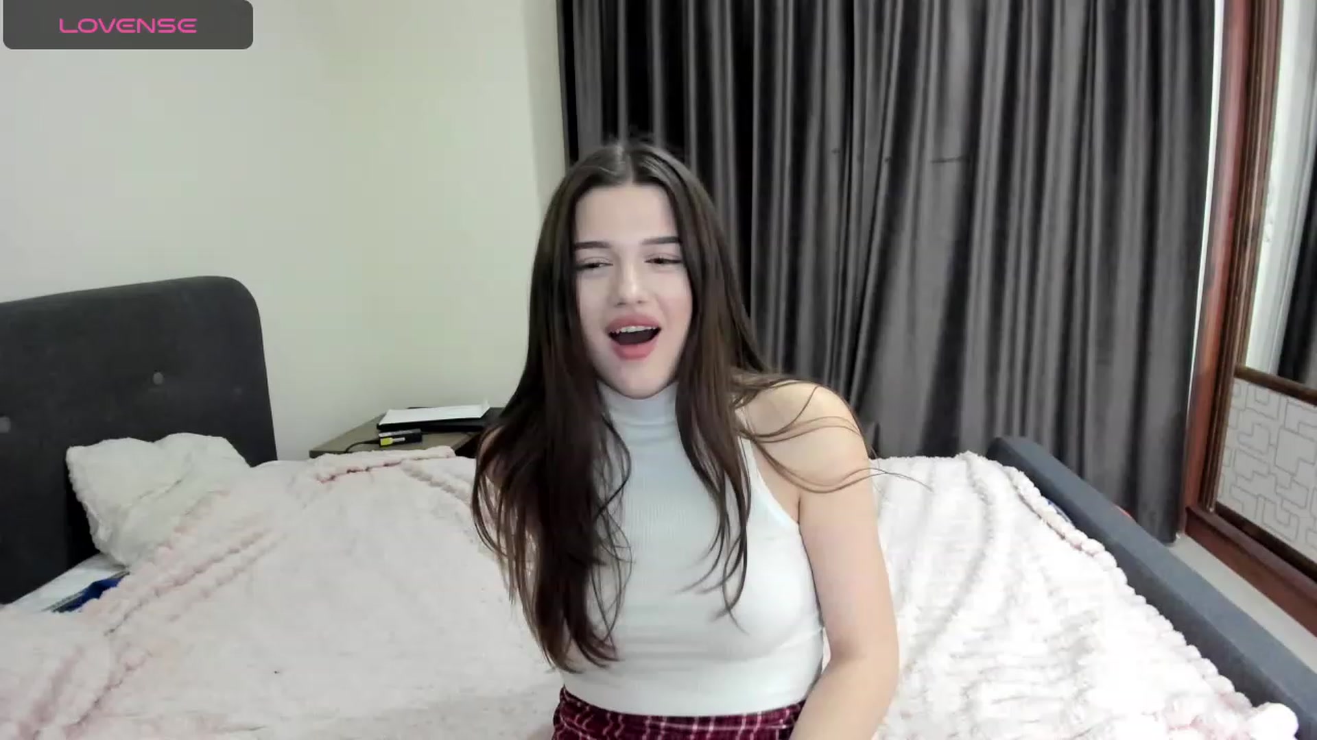 Gallery image thumbnail from LorettaMiller's myfreecams stream on, 11/10/2023, 17:06 image 14 of 20