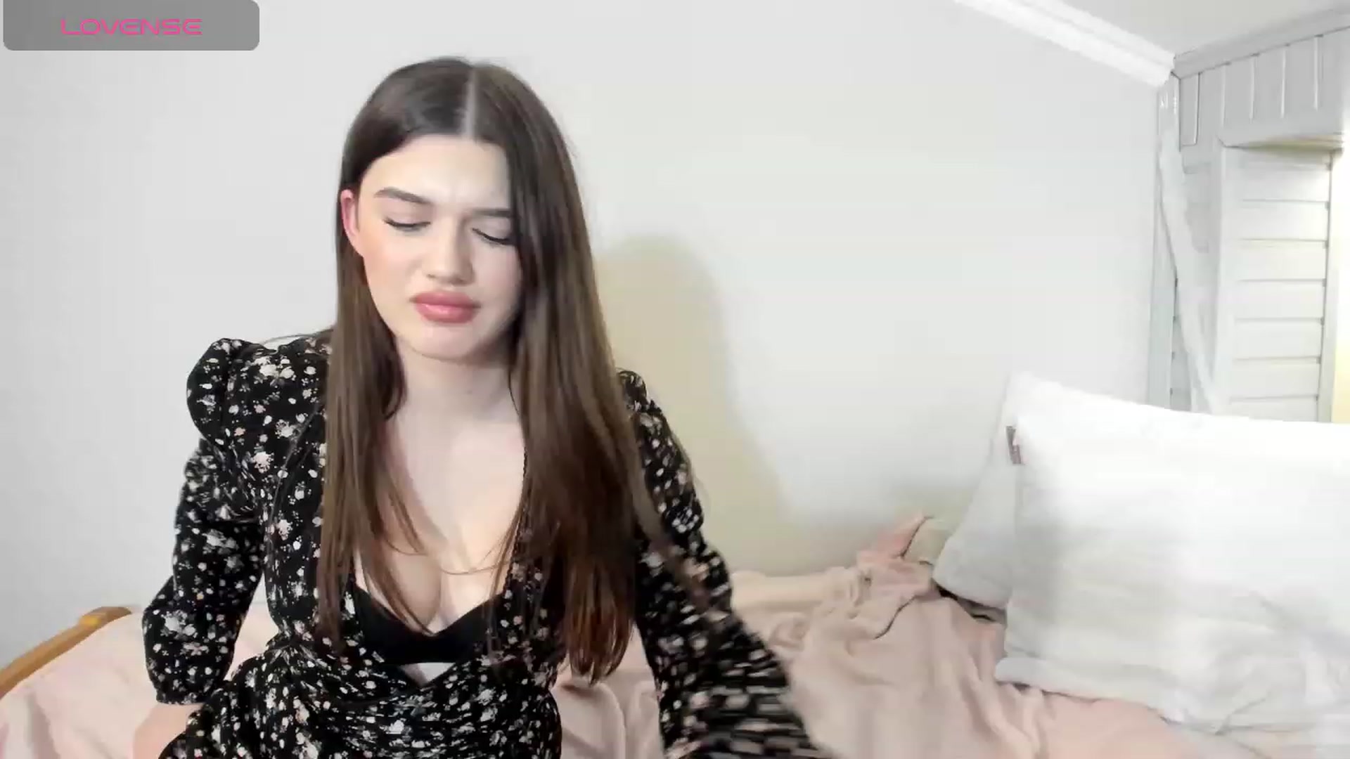 Gallery image thumbnail from LorettaMiller's myfreecams stream on, 11/22/2023, 18:22 image 19 of 20