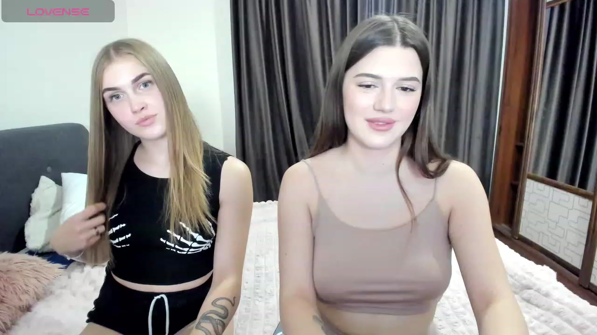 Gallery image thumbnail from LorettaMiller's myfreecams stream on, 11/23/2023, 15:21 image 4 of 20