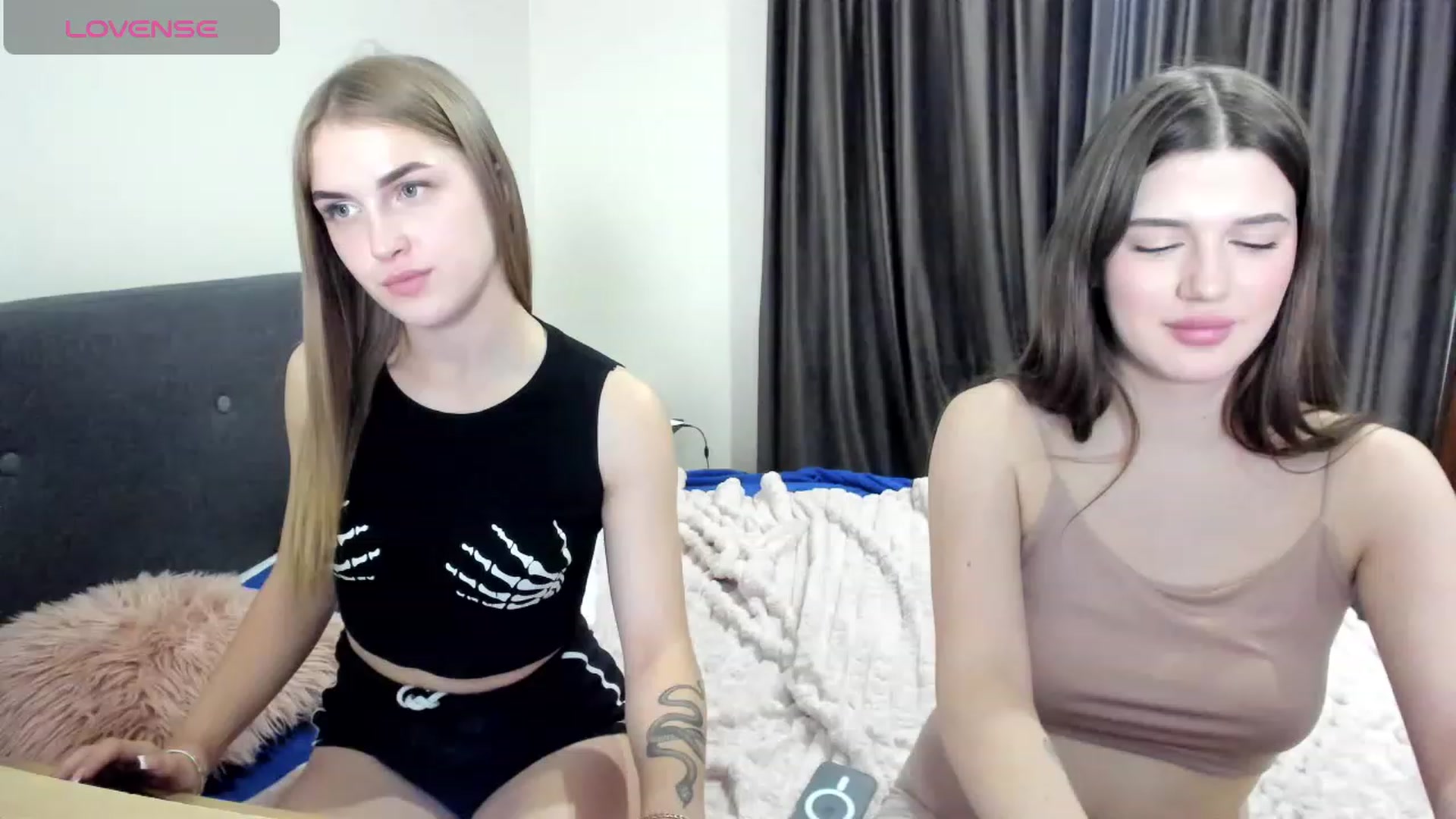 Gallery image thumbnail from LorettaMiller's myfreecams stream on, 11/23/2023, 17:00 image 8 of 20