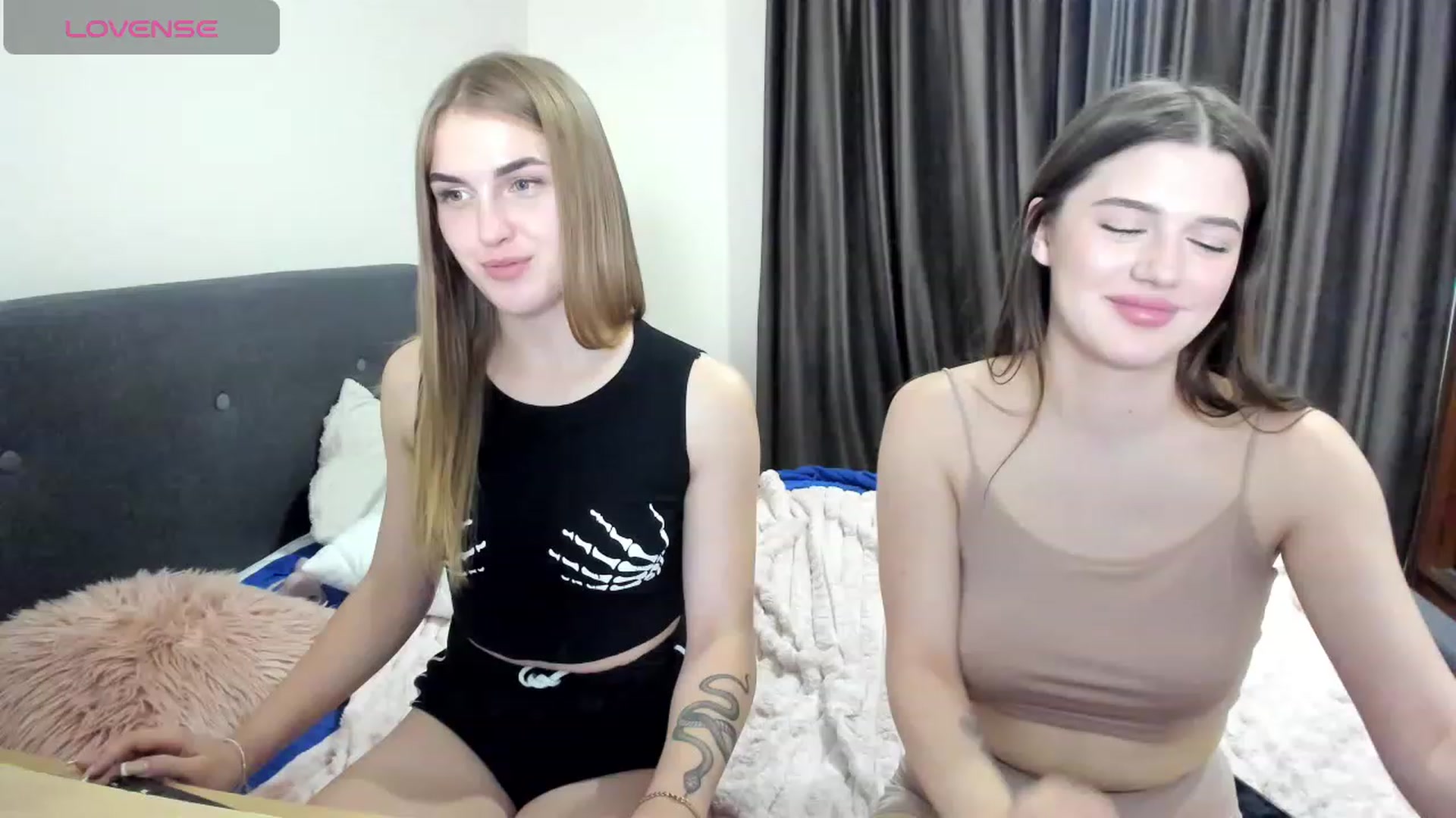 Gallery image thumbnail from LorettaMiller's myfreecams stream on, 11/23/2023, 17:00 image 4 of 20