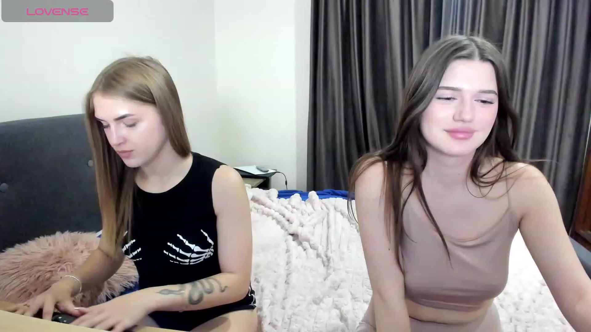Gallery image thumbnail from LorettaMiller's myfreecams stream on, 11/23/2023, 17:00 image 17 of 20