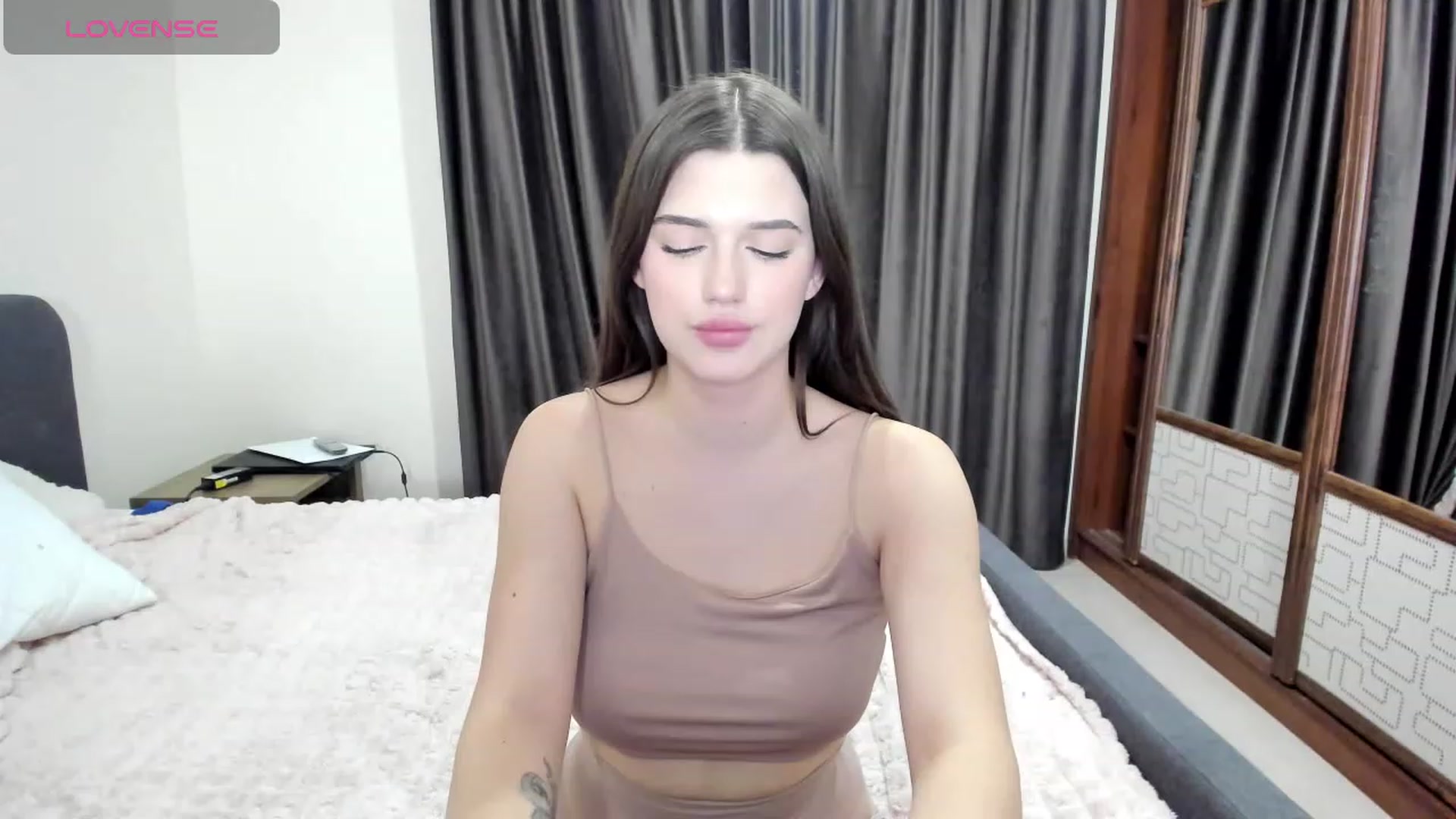 Gallery image thumbnail from LorettaMiller's myfreecams stream on, 11/23/2023, 18:29 image 17 of 20